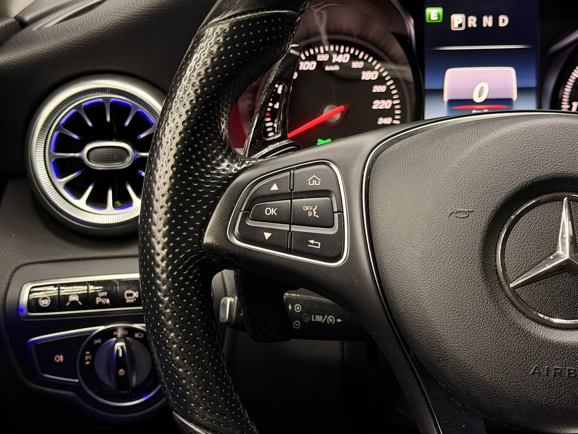 MERCEDES-BENZ C 350 e AMG Line 7G-Tronic-image-14