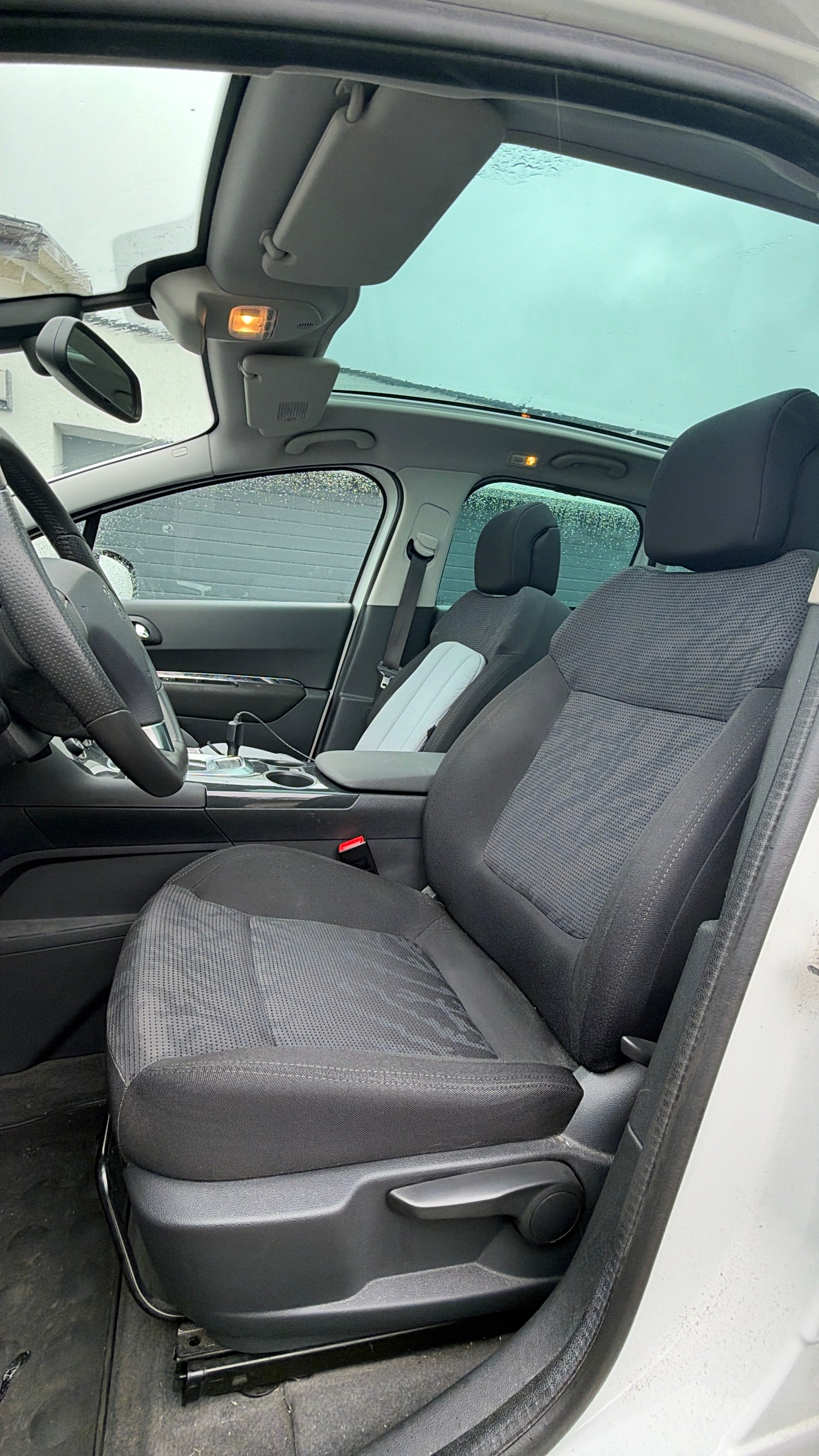 PEUGEOT 3008 1.6 16V T Sport Pack Tiptronic-image-9