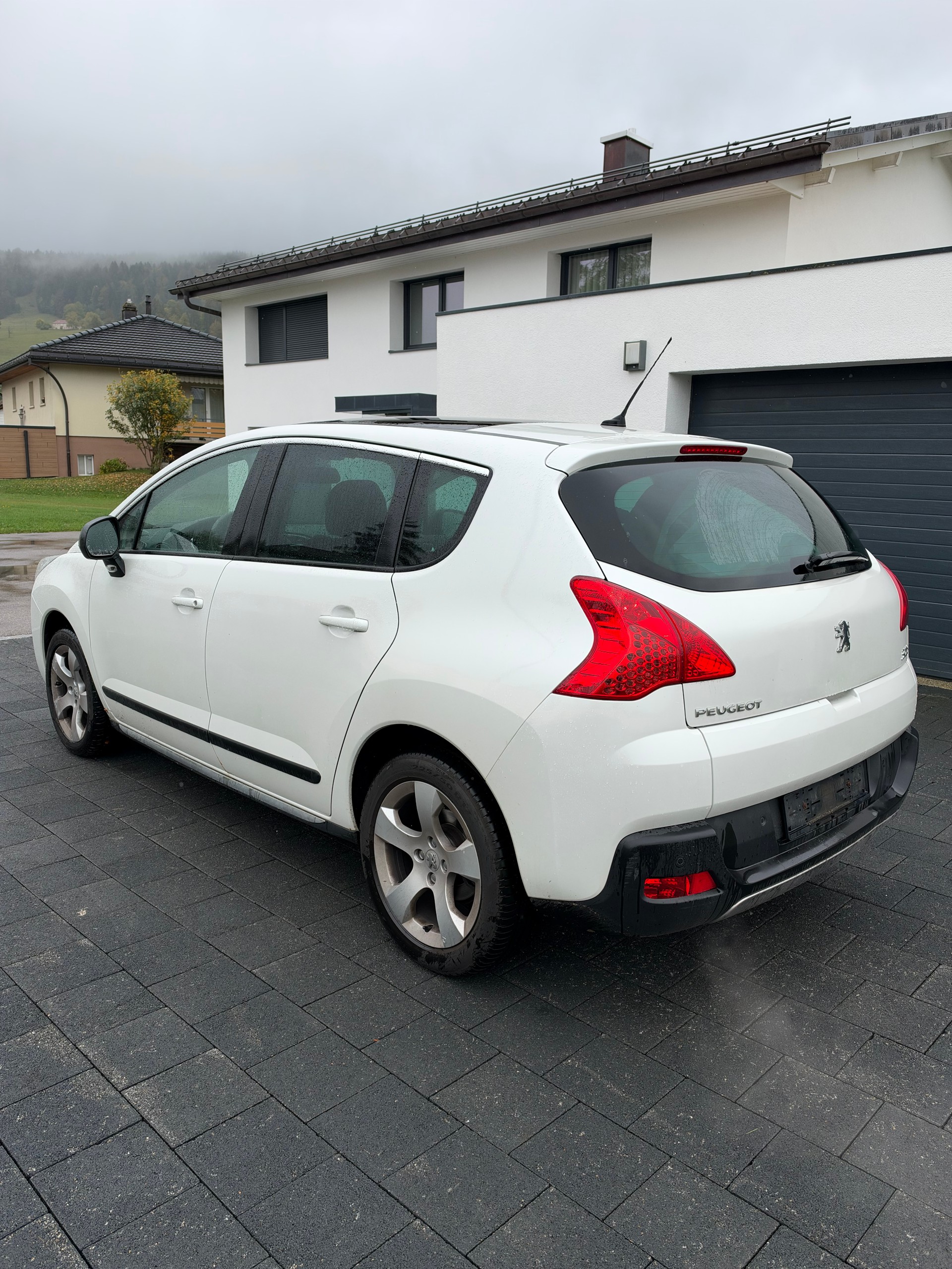 PEUGEOT 3008 1.6 16V T Sport Pack Tiptronic-image-6