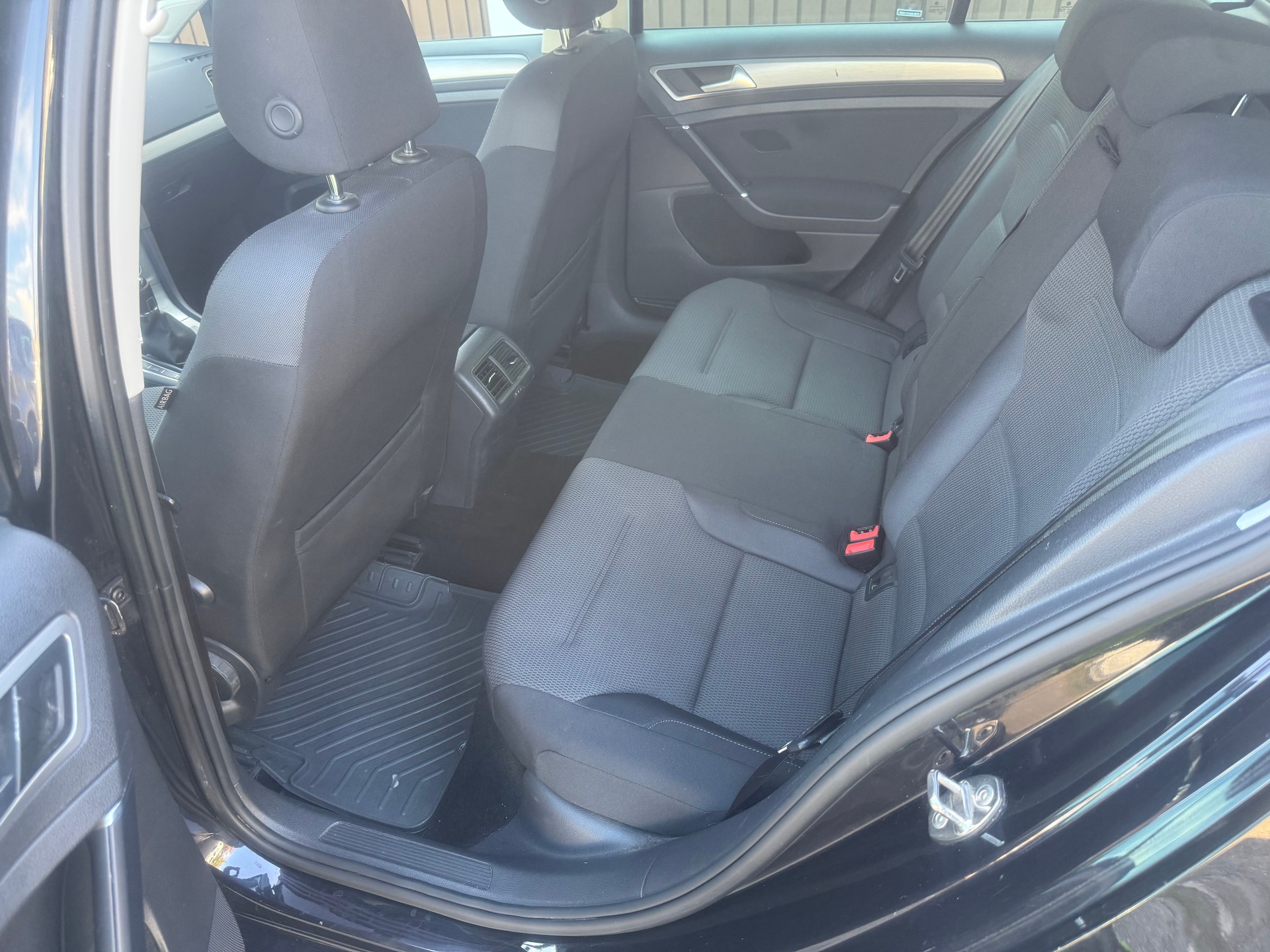 VW GOLF-image-8