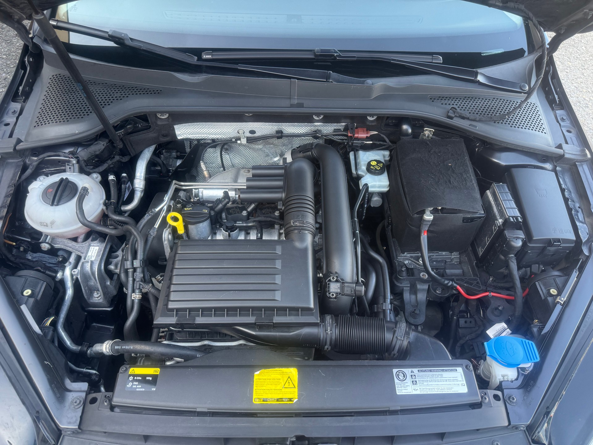 VW GOLF-image-11