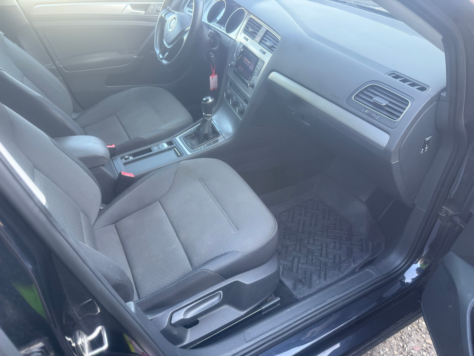 VW GOLF-image-7