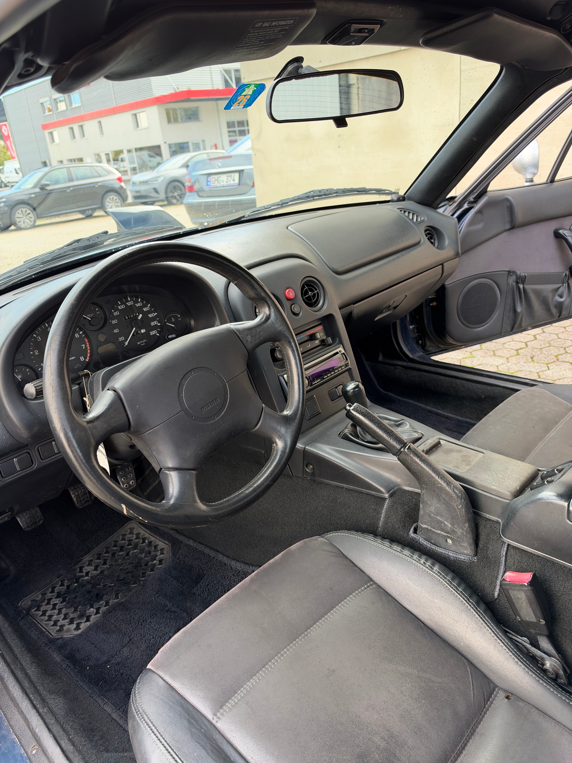 MAZDA MX-5 1.6i-16-image-10