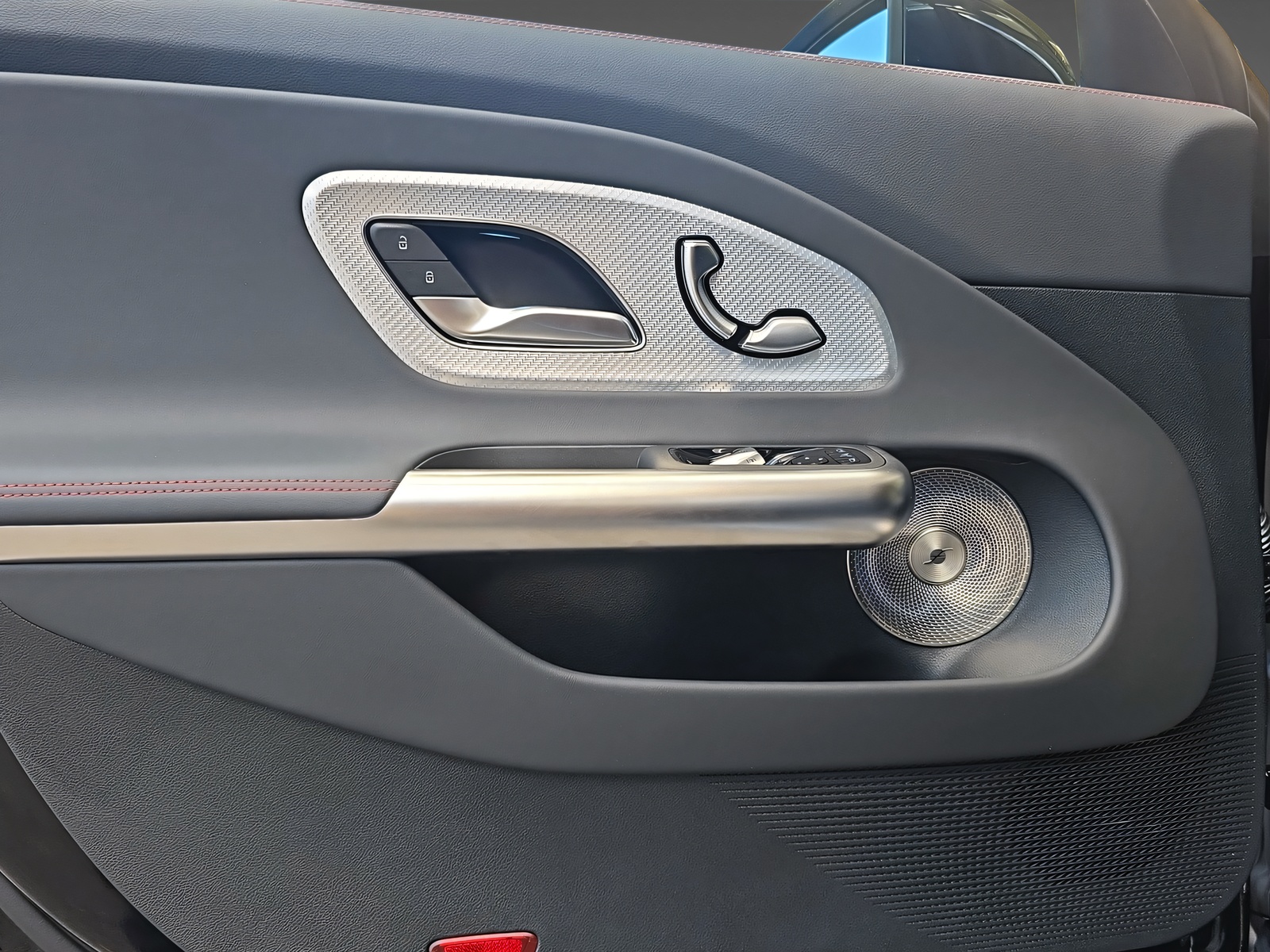 MERCEDES-BENZ CLA 350 4Matic Shooting Brake EQ-image-11