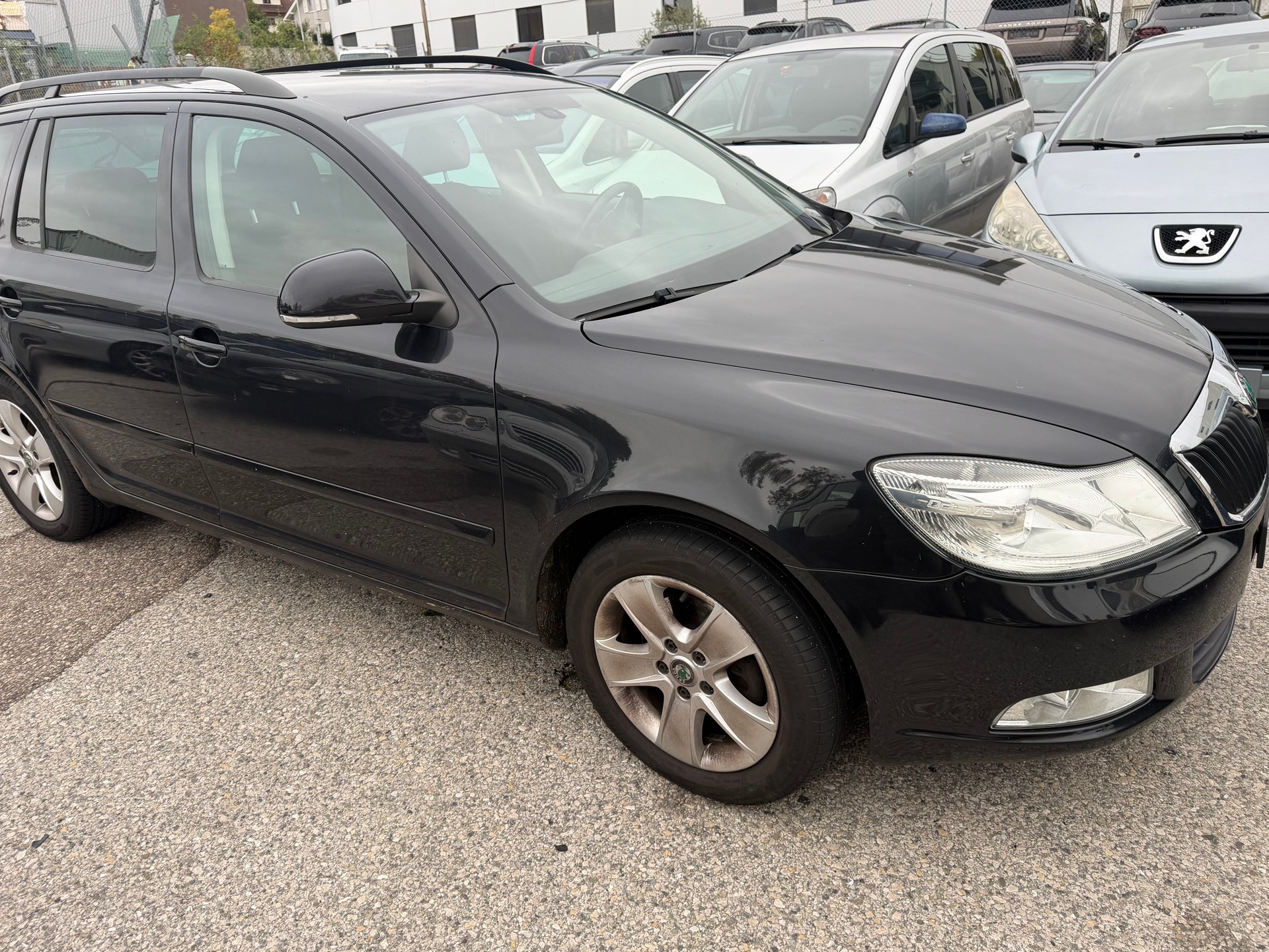 SKODA Octavia Combi 2.0 TDI Ambition 4x4 DSG-image-2