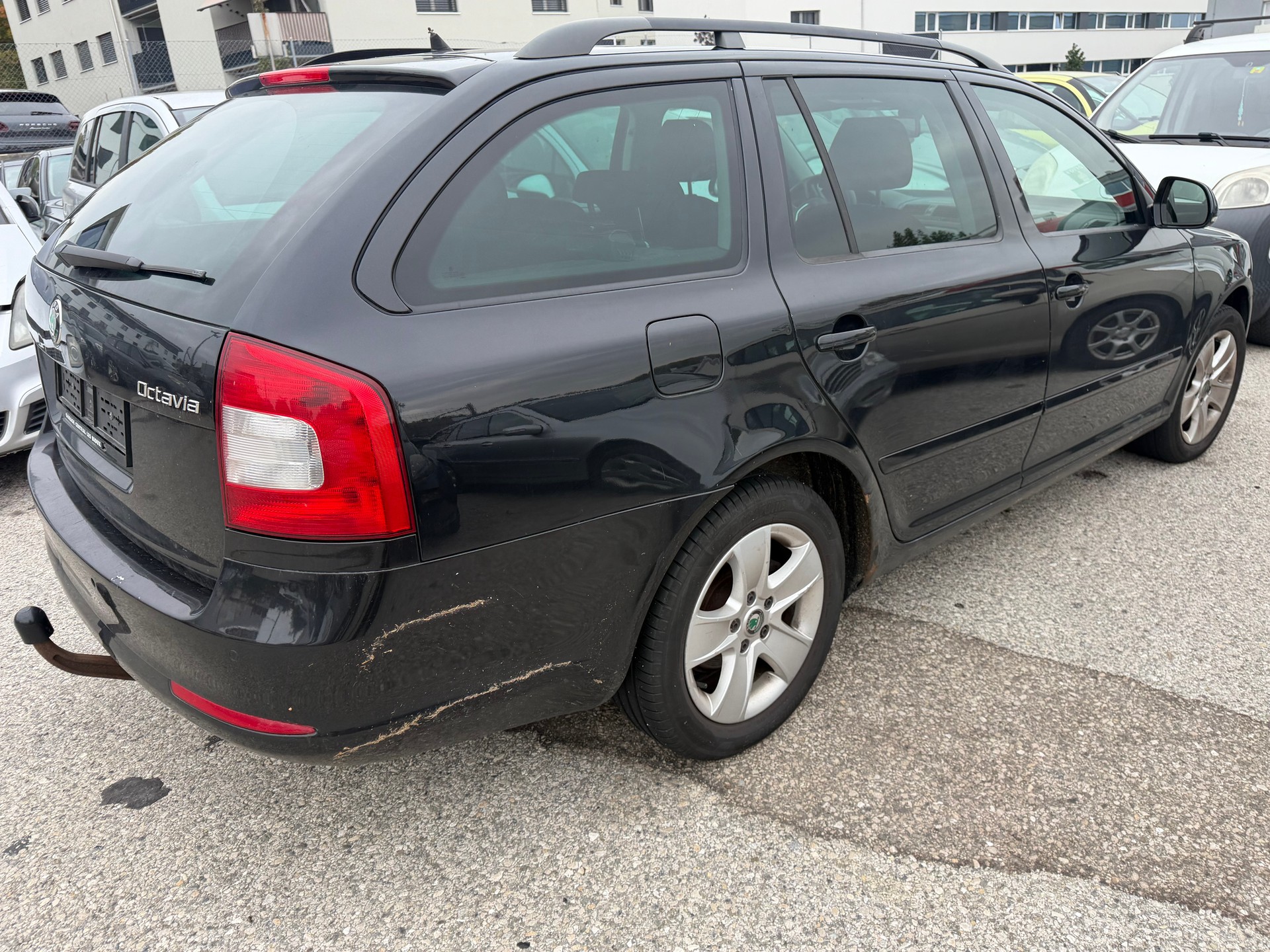 SKODA Octavia Combi 2.0 TDI Ambition 4x4 DSG-image-3