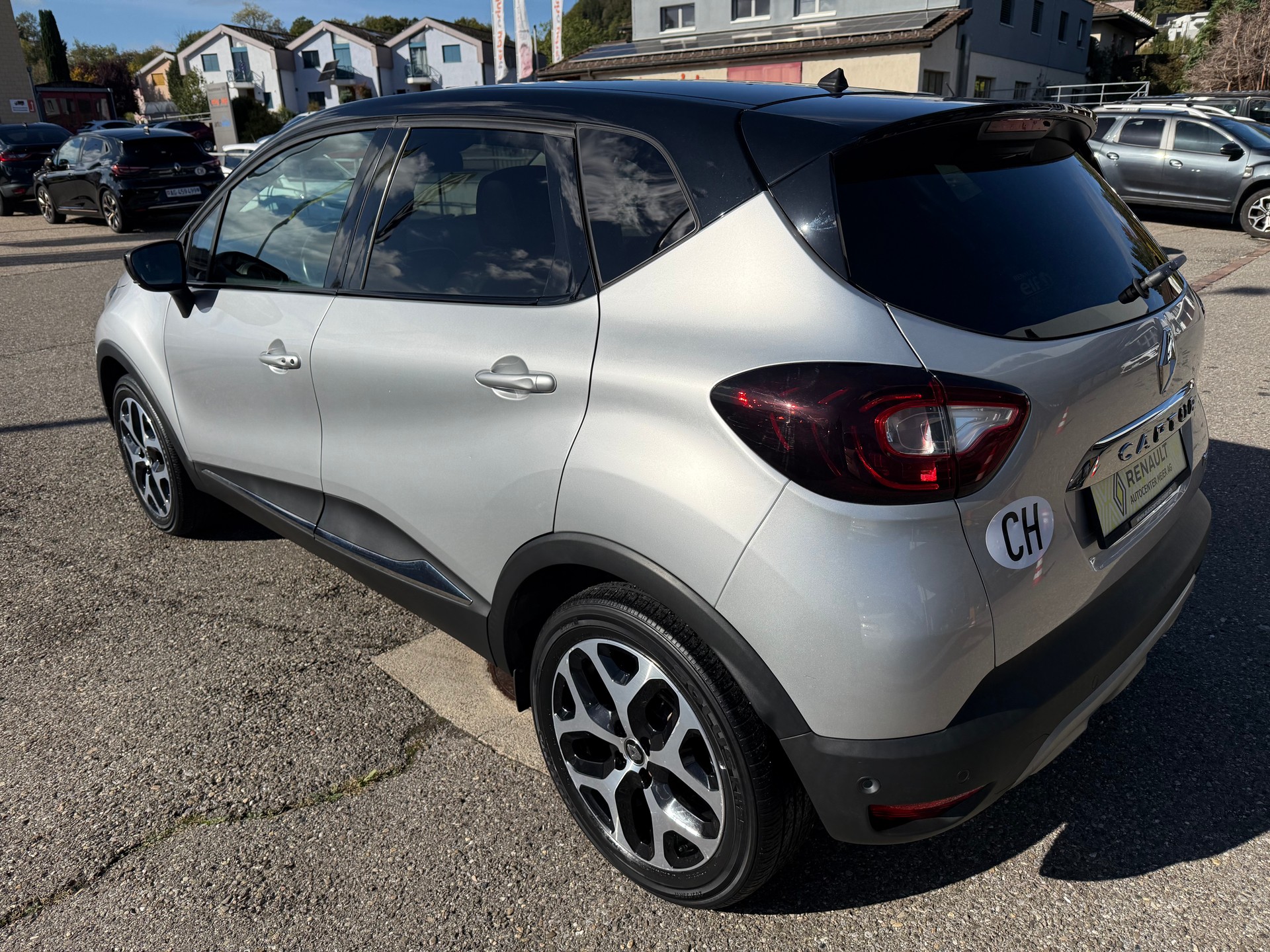 RENAULT Captur 1.2 T 16V Intens EDC-image-3