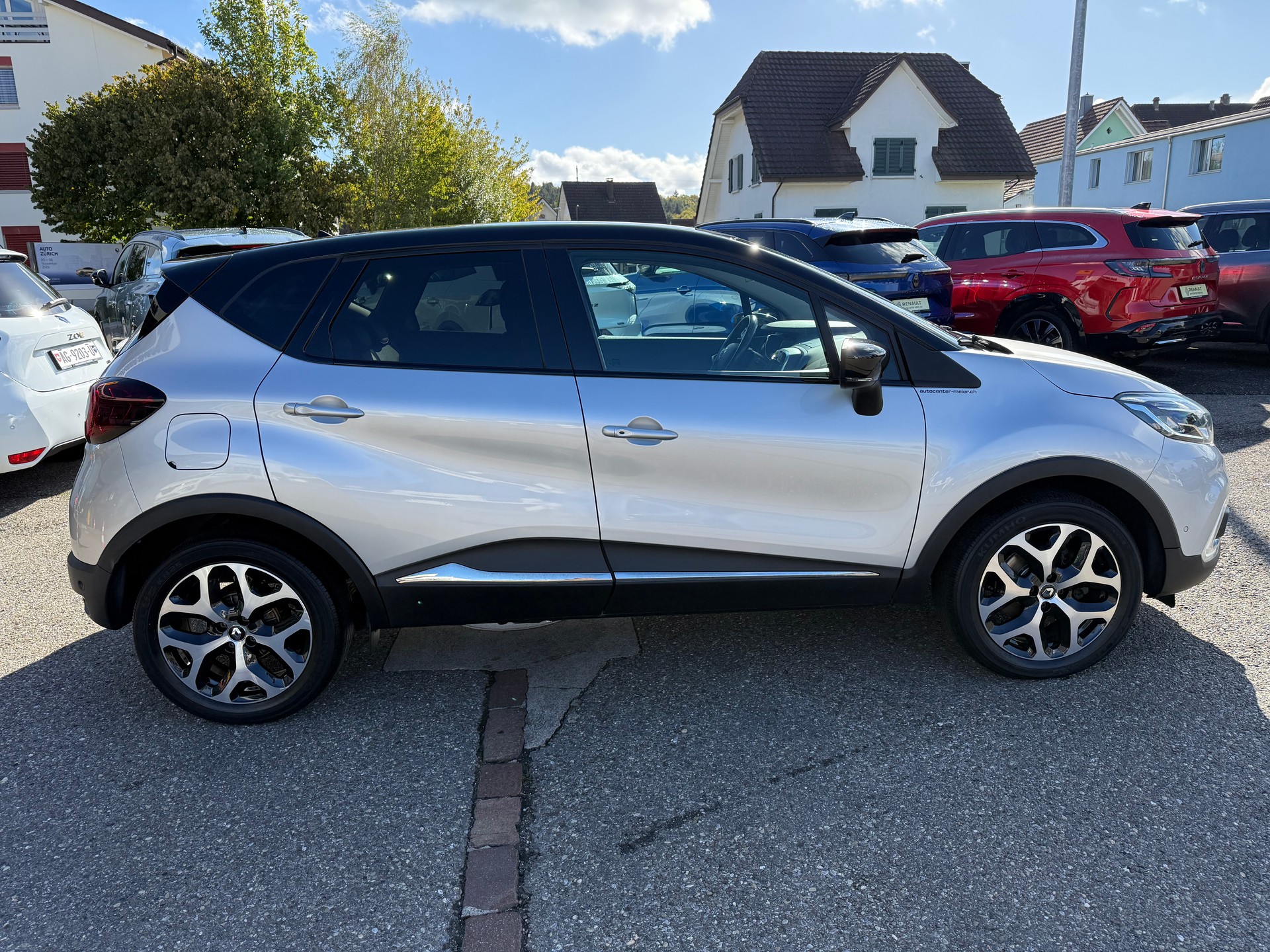 RENAULT Captur 1.2 T 16V Intens EDC-image-6