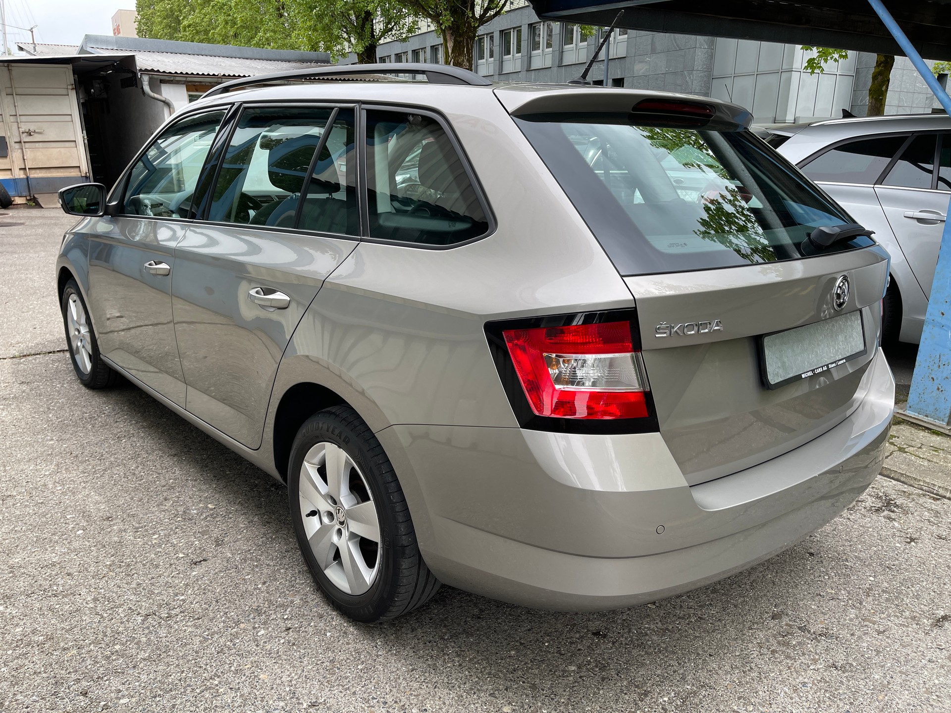 SKODA Fabia 1.2 TSI Ambition-image-3