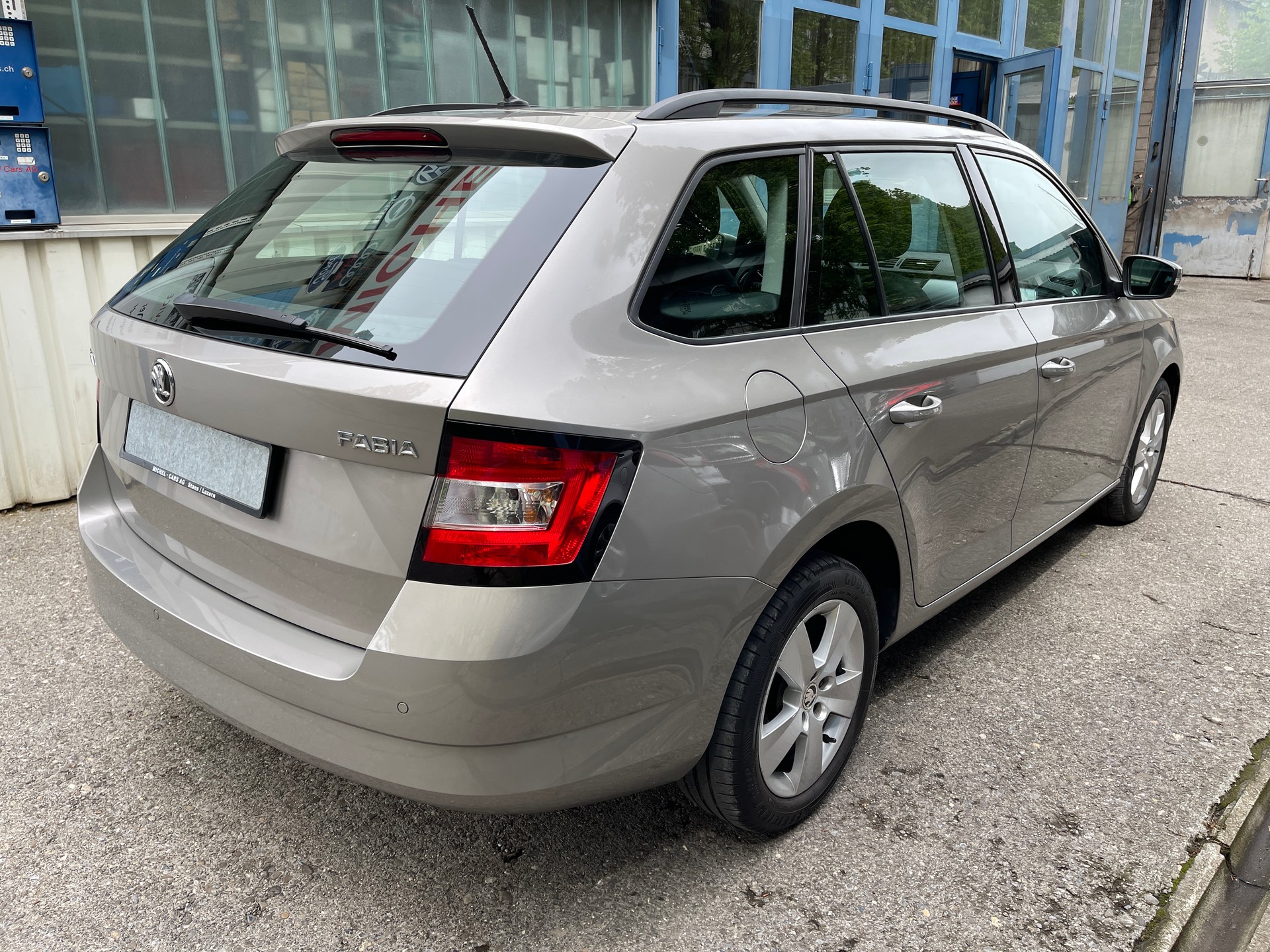 SKODA Fabia 1.2 TSI Ambition-image-2