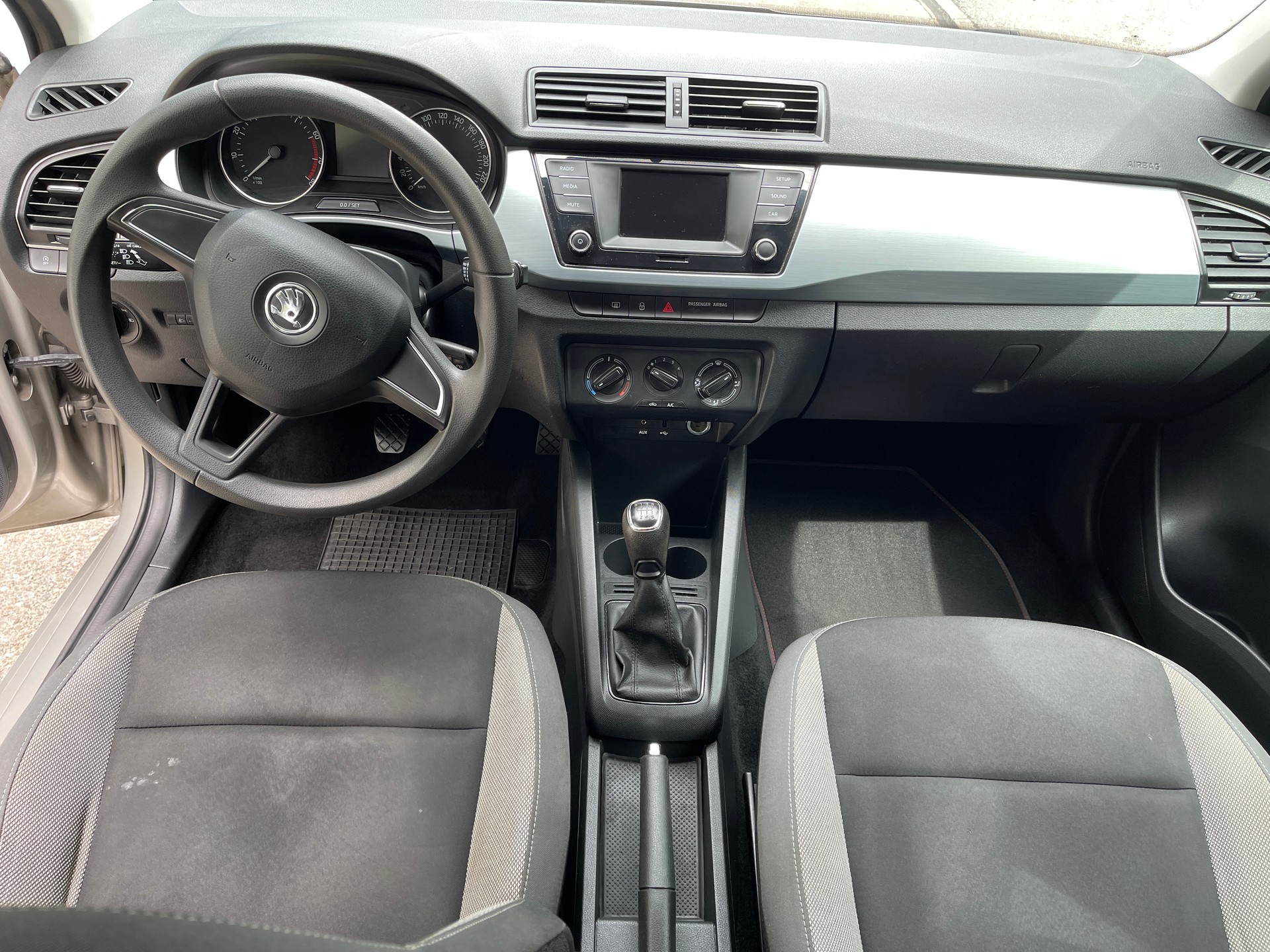 SKODA Fabia 1.2 TSI Ambition-image-7