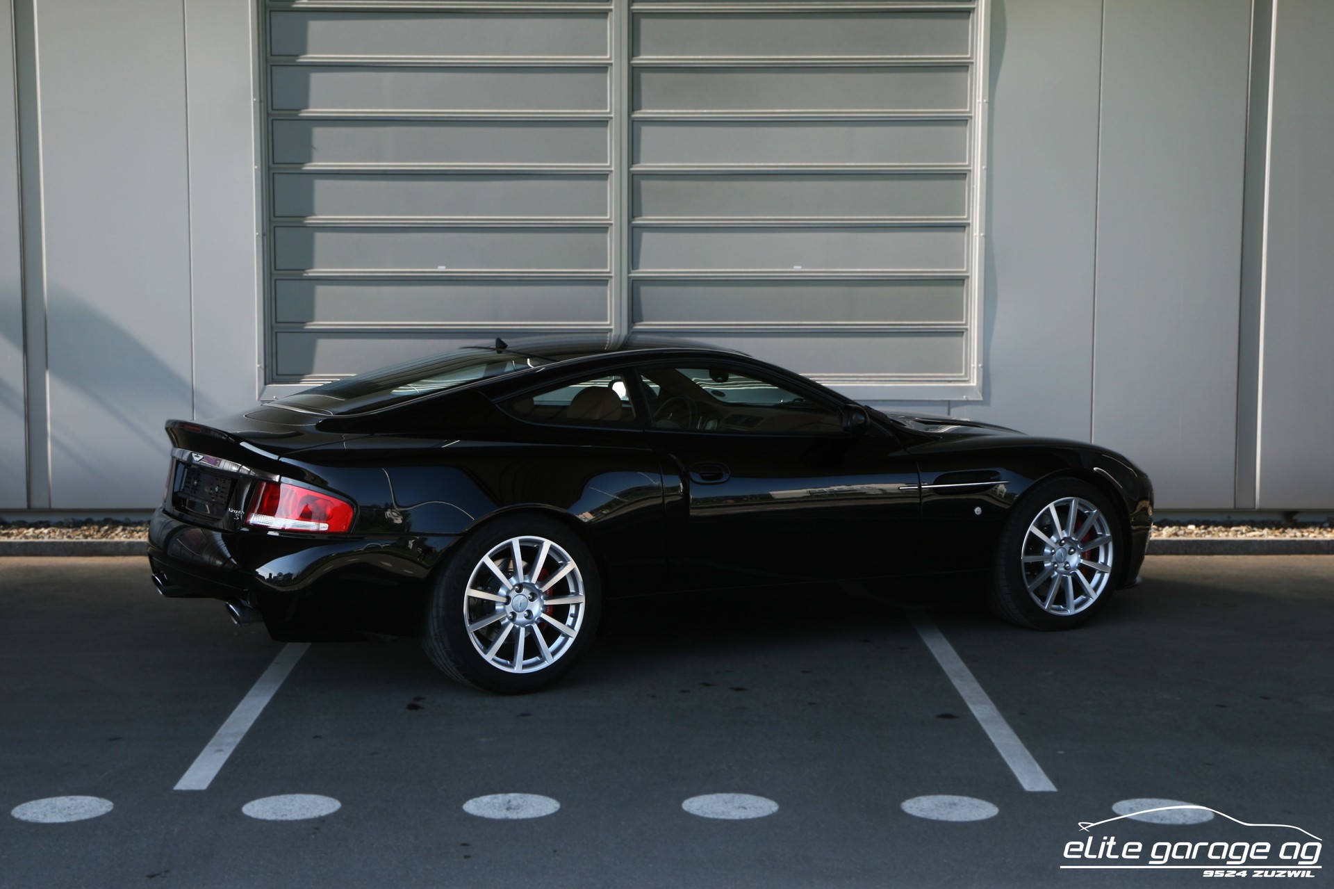 ASTON MARTIN Vanquish V12 S 5.9-48-image-4