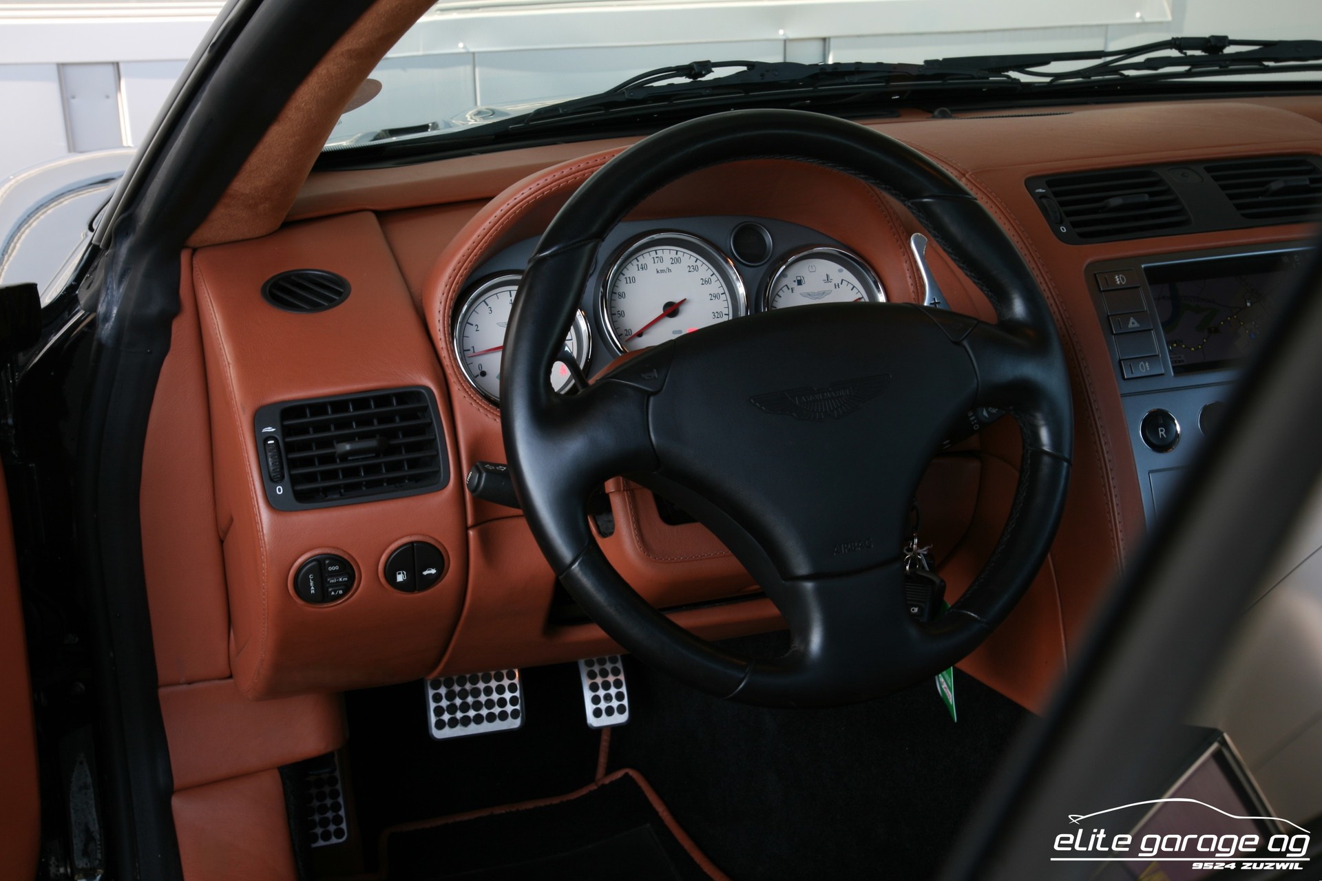 ASTON MARTIN Vanquish V12 S 5.9-48-image-14
