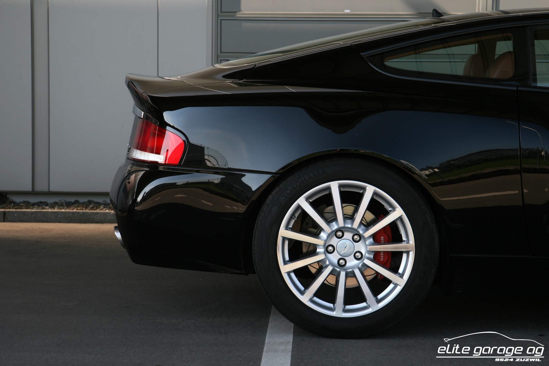 ASTON MARTIN Vanquish V12 S 5.9-48-image-10