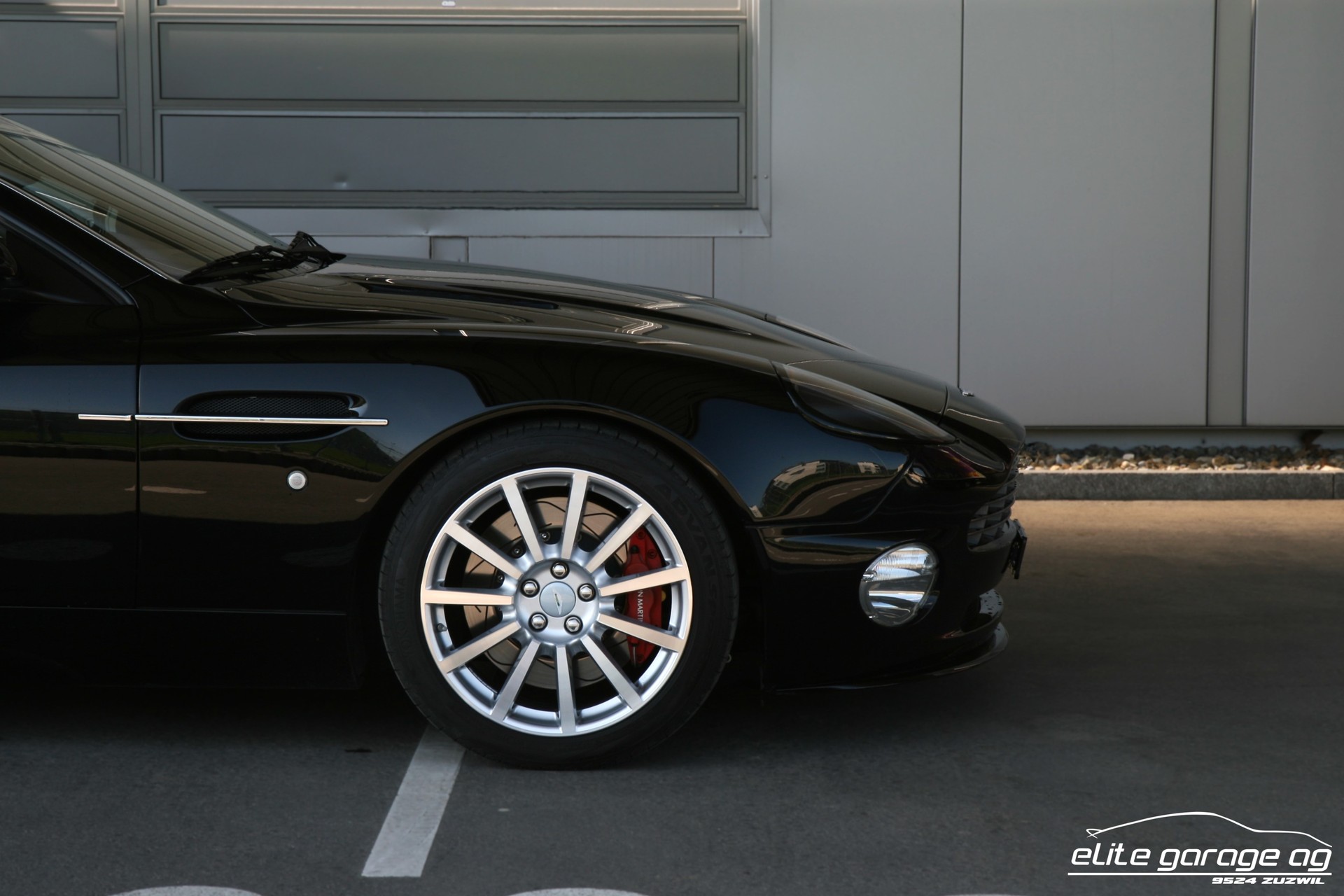 ASTON MARTIN Vanquish V12 S 5.9-48-image-9