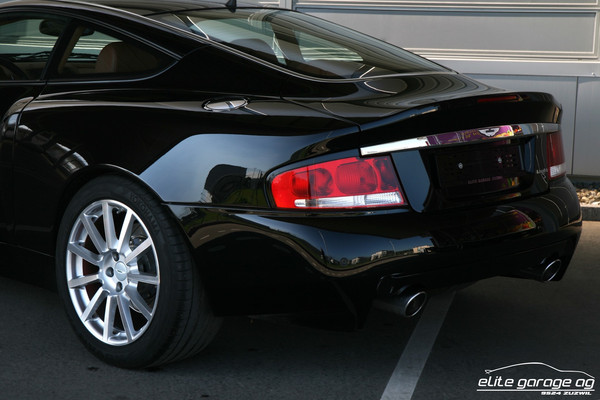 ASTON MARTIN Vanquish V12 S 5.9-48-image-11