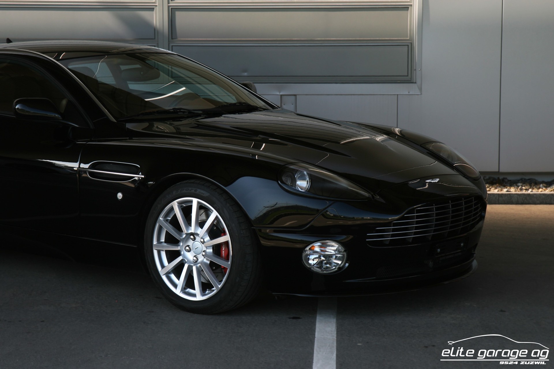 ASTON MARTIN Vanquish V12 S 5.9-48-image-8