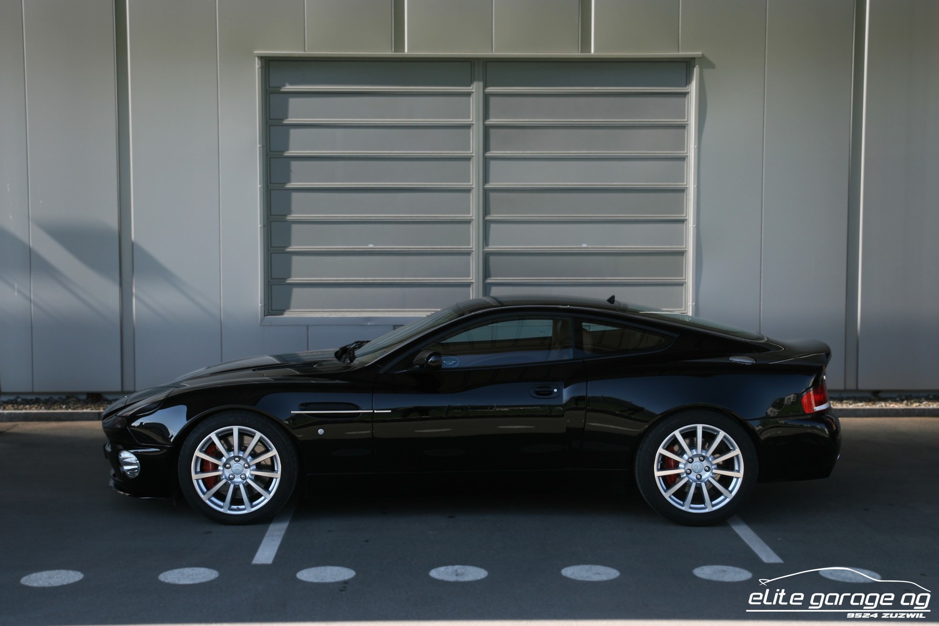 ASTON MARTIN Vanquish V12 S 5.9-48-image-1
