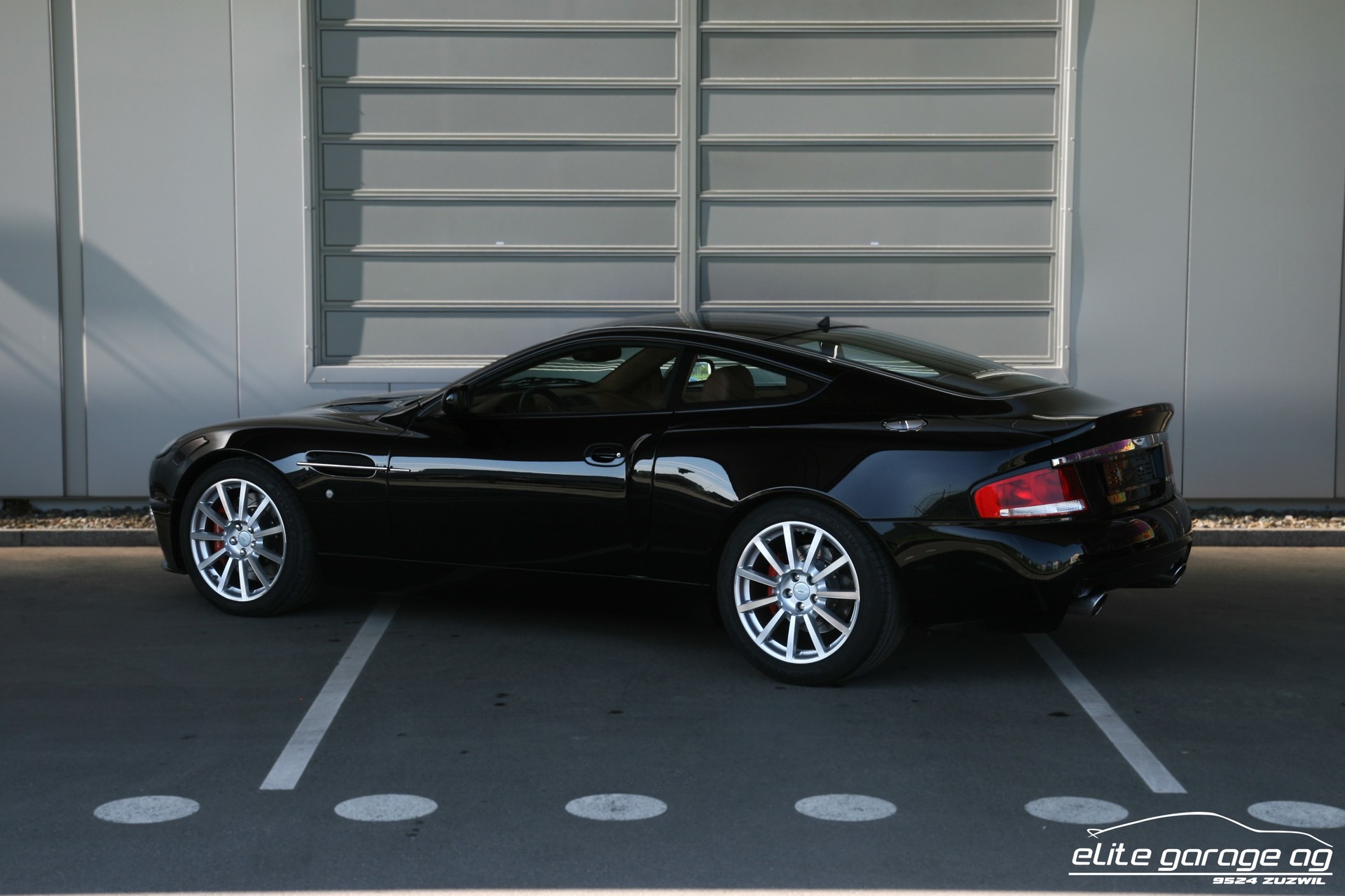 ASTON MARTIN Vanquish V12 S 5.9-48-image-2