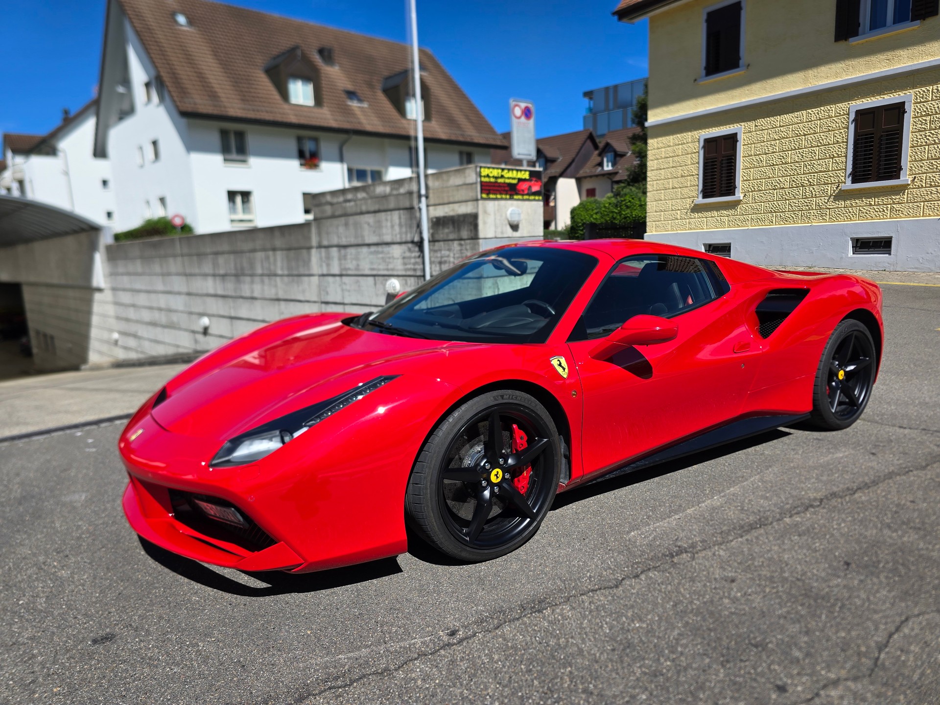 FERRARI 488 Spider 3.9 V8-image-0