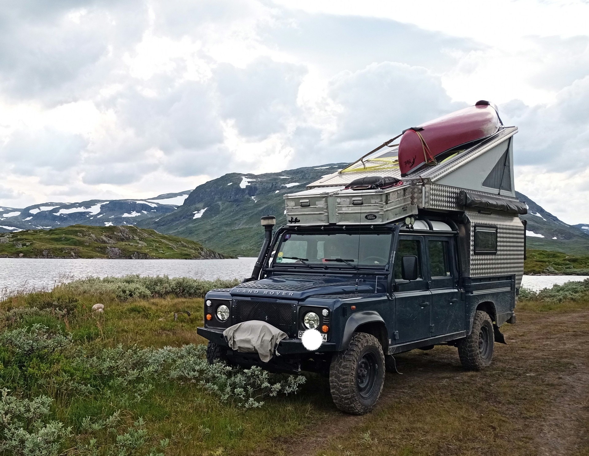 LAND ROVER Defender 130 2.2 TD4 DC High Capacity Pick Up-image-0