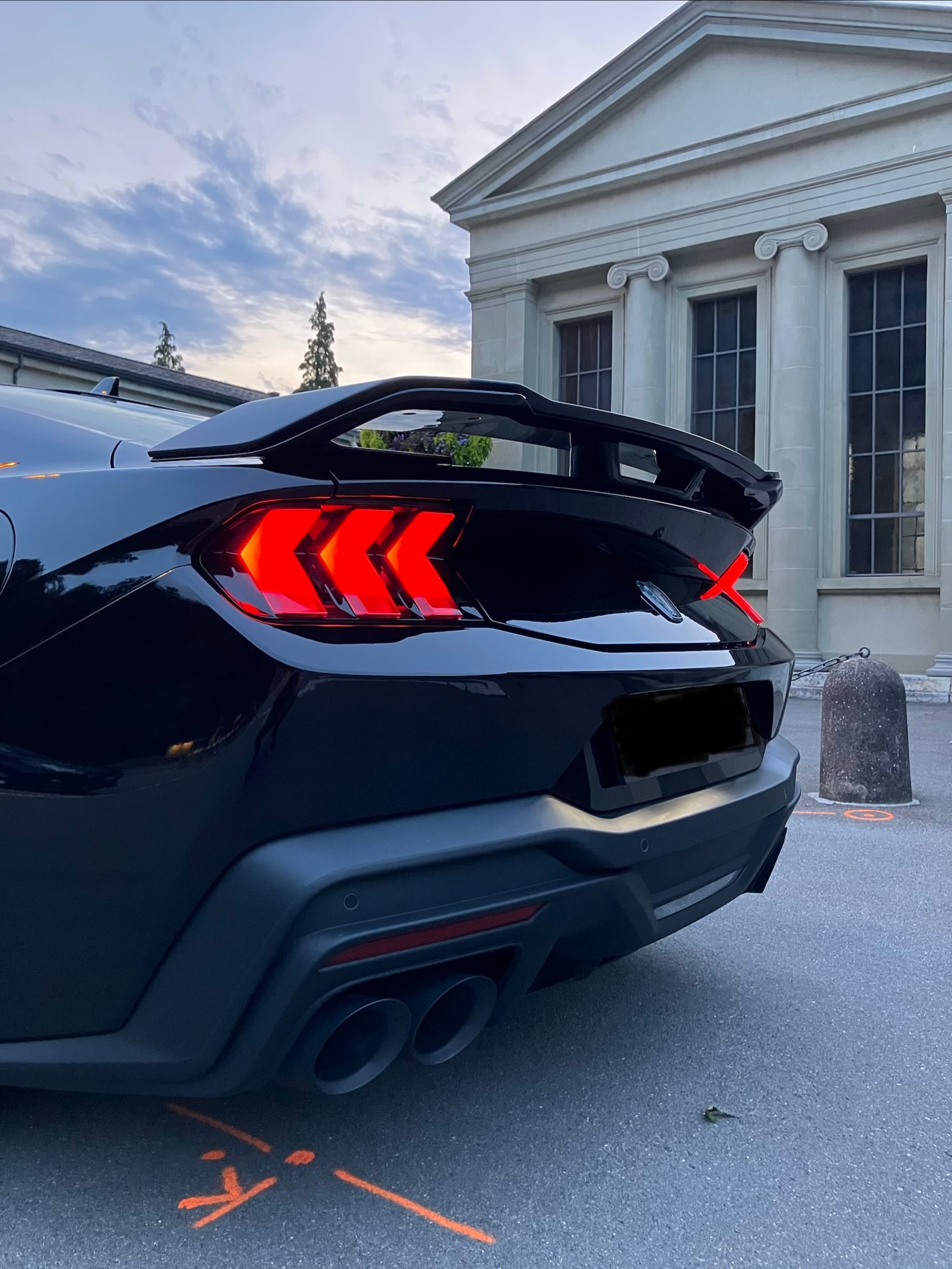 FORD Dark Horse Manuell Vollausstattung CH FZ.-image-2