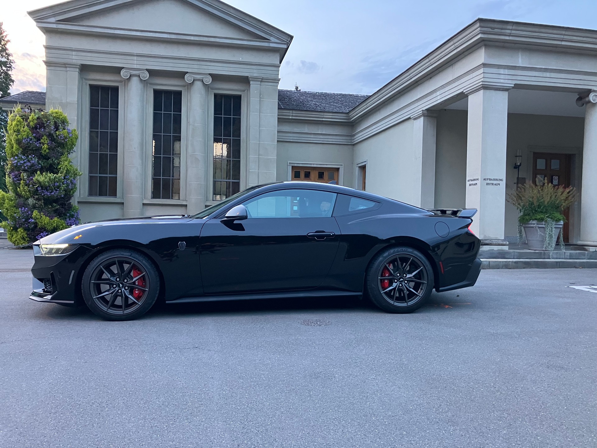 FORD Dark Horse Manuell Vollausstattung CH FZ.-image-1