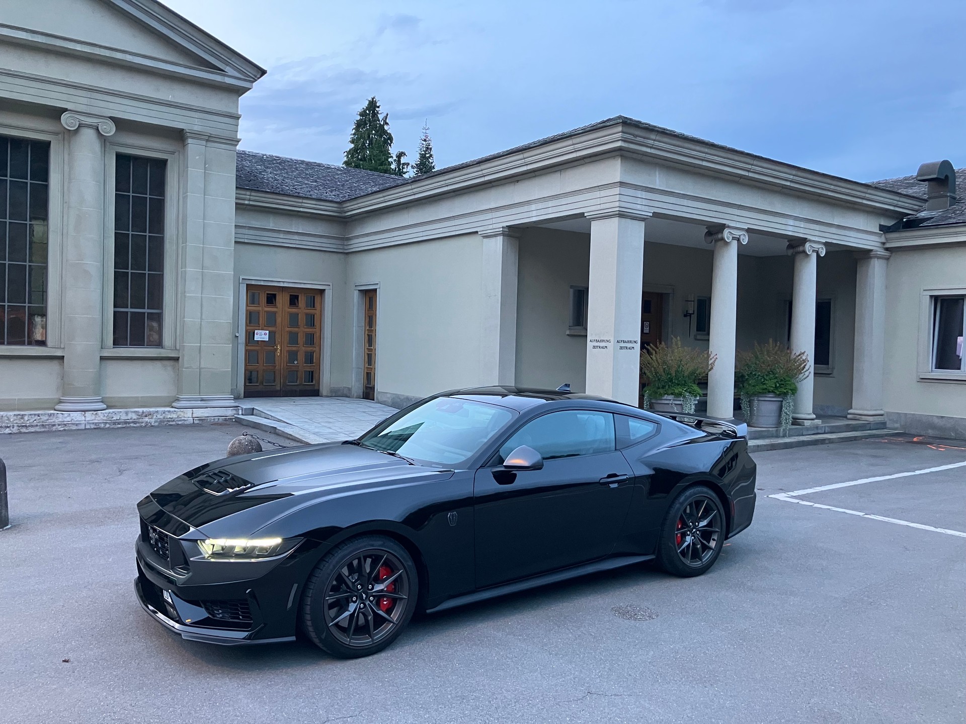 FORD Dark Horse Manuell Vollausstattung CH FZ.-image-0