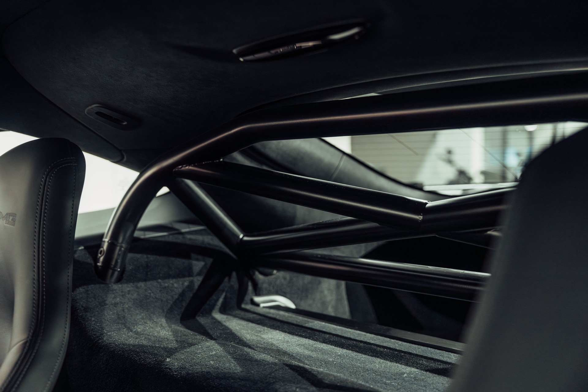 MERCEDES-BENZ AMG GT R Speedshift DCT-image-24
