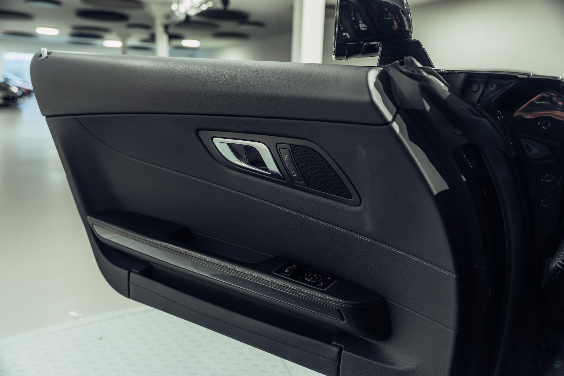 MERCEDES-BENZ AMG GT R Speedshift DCT-image-15