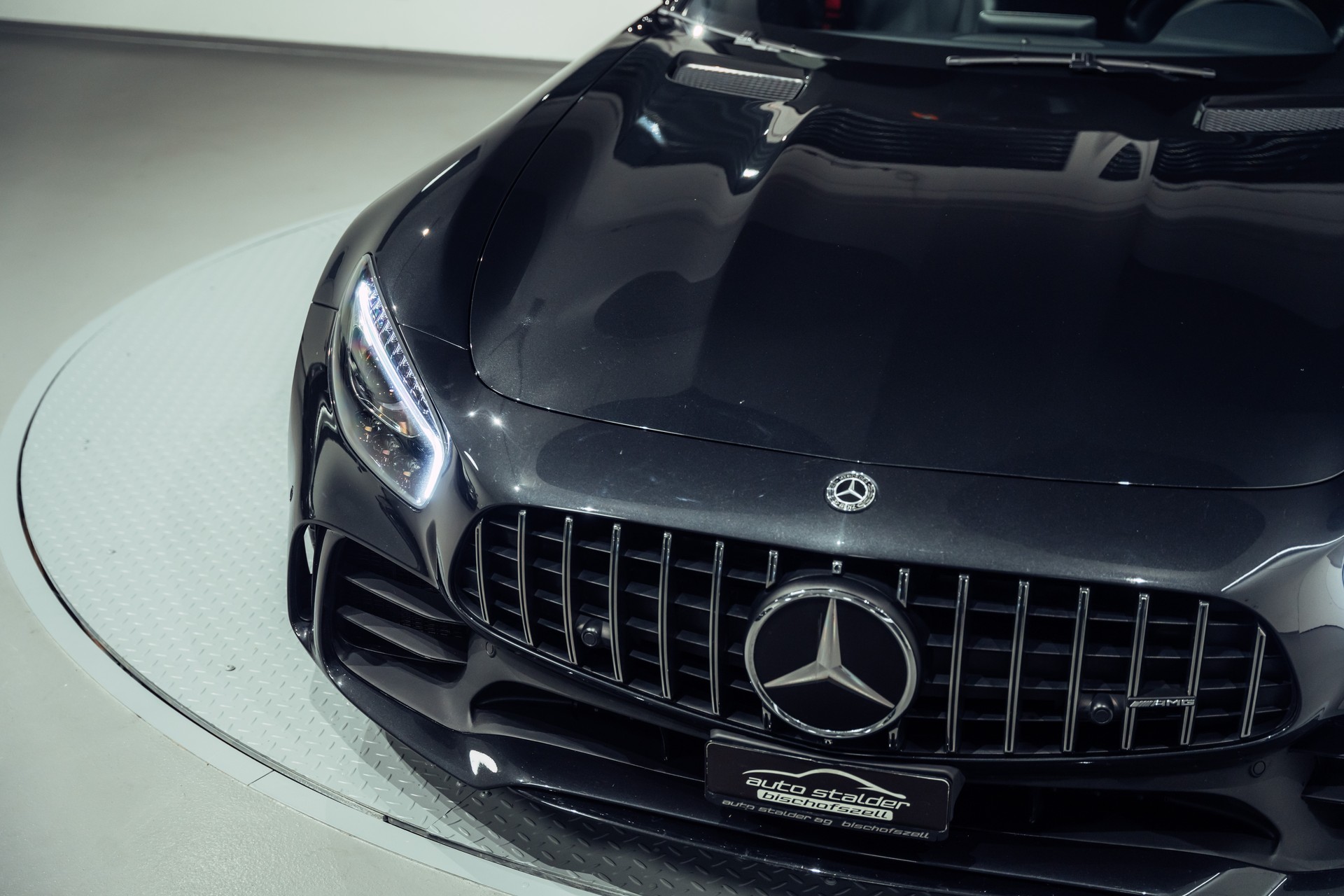 MERCEDES-BENZ AMG GT R Speedshift DCT-image-2