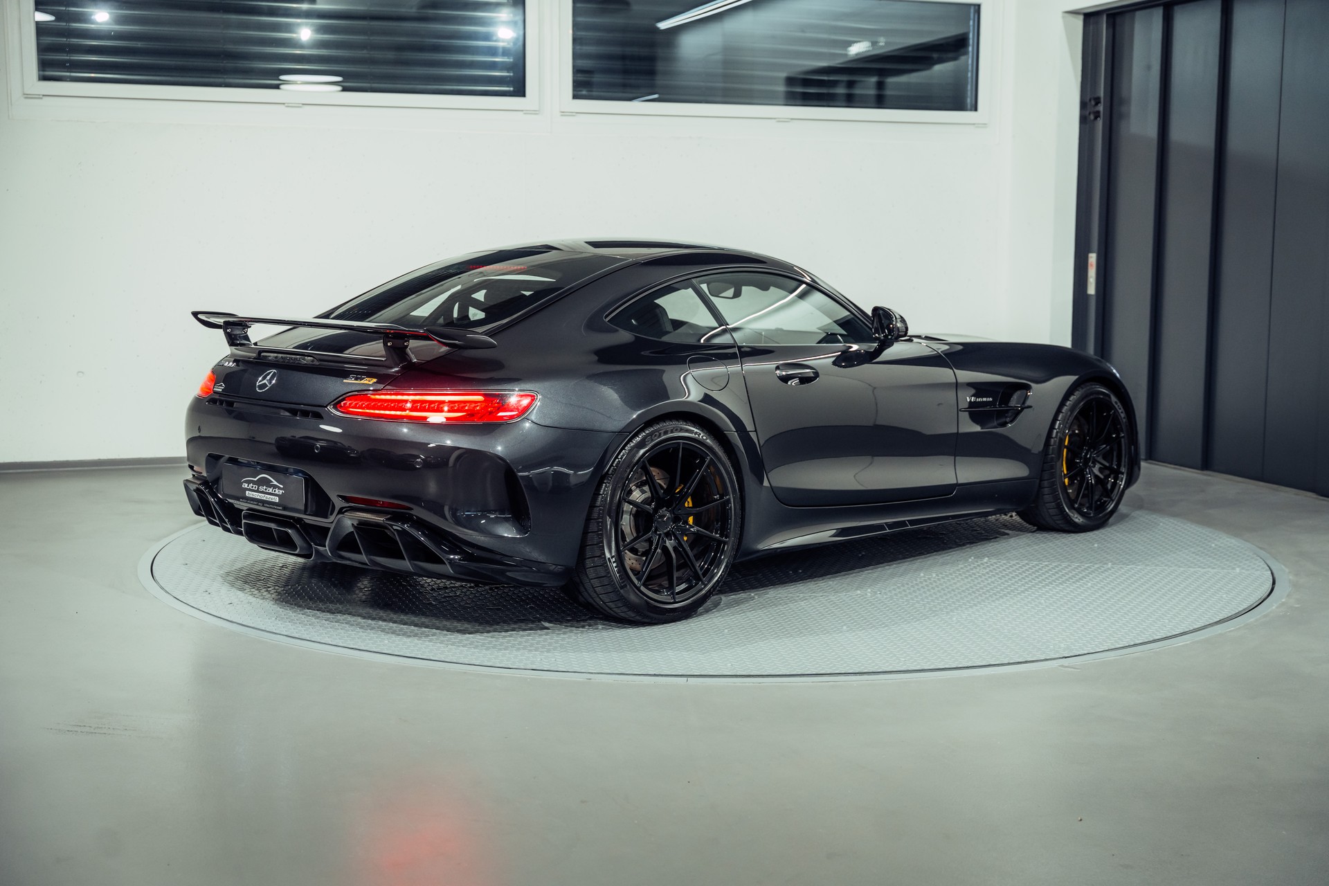 MERCEDES-BENZ AMG GT R Speedshift DCT-image-5