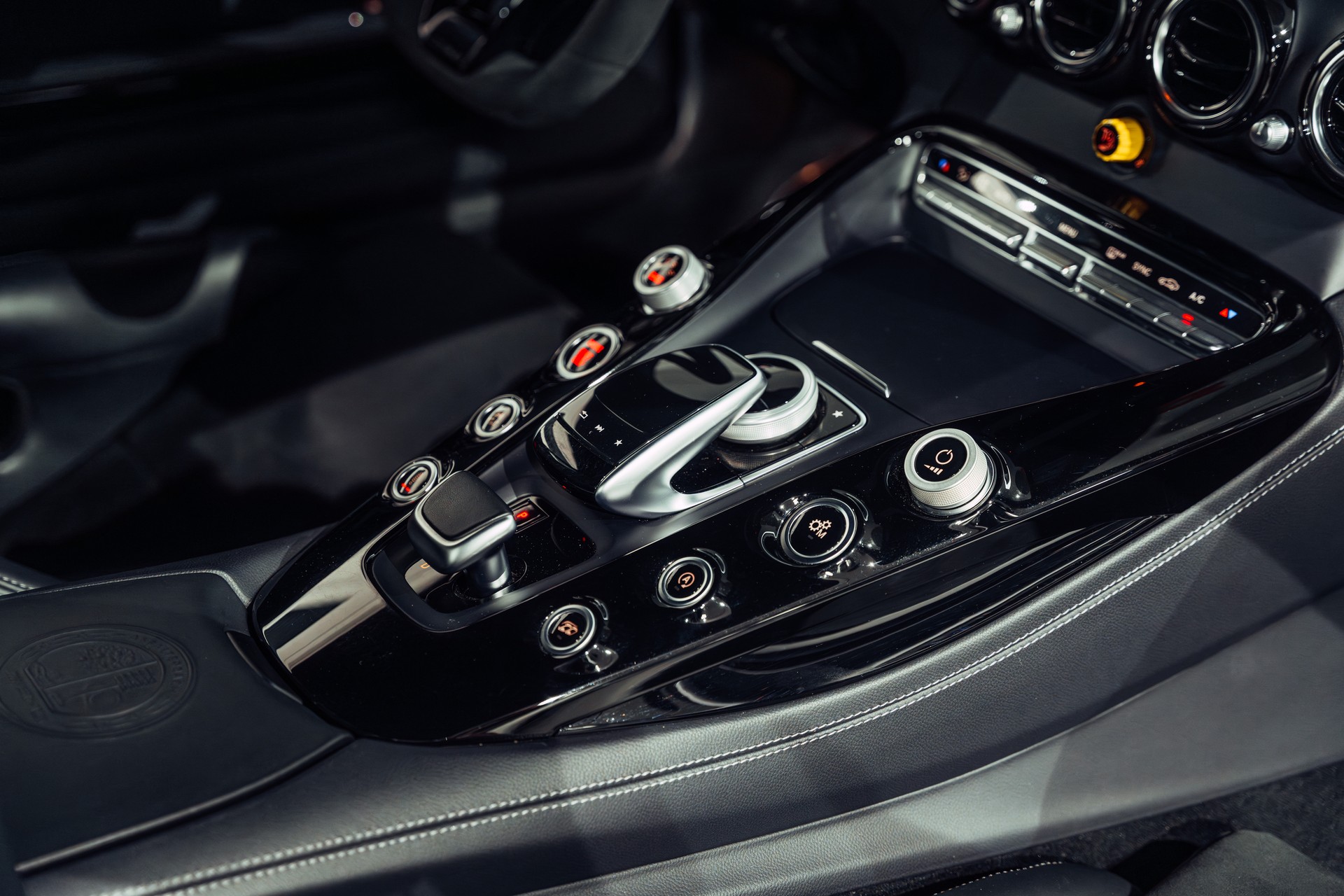 MERCEDES-BENZ AMG GT R Speedshift DCT-image-21