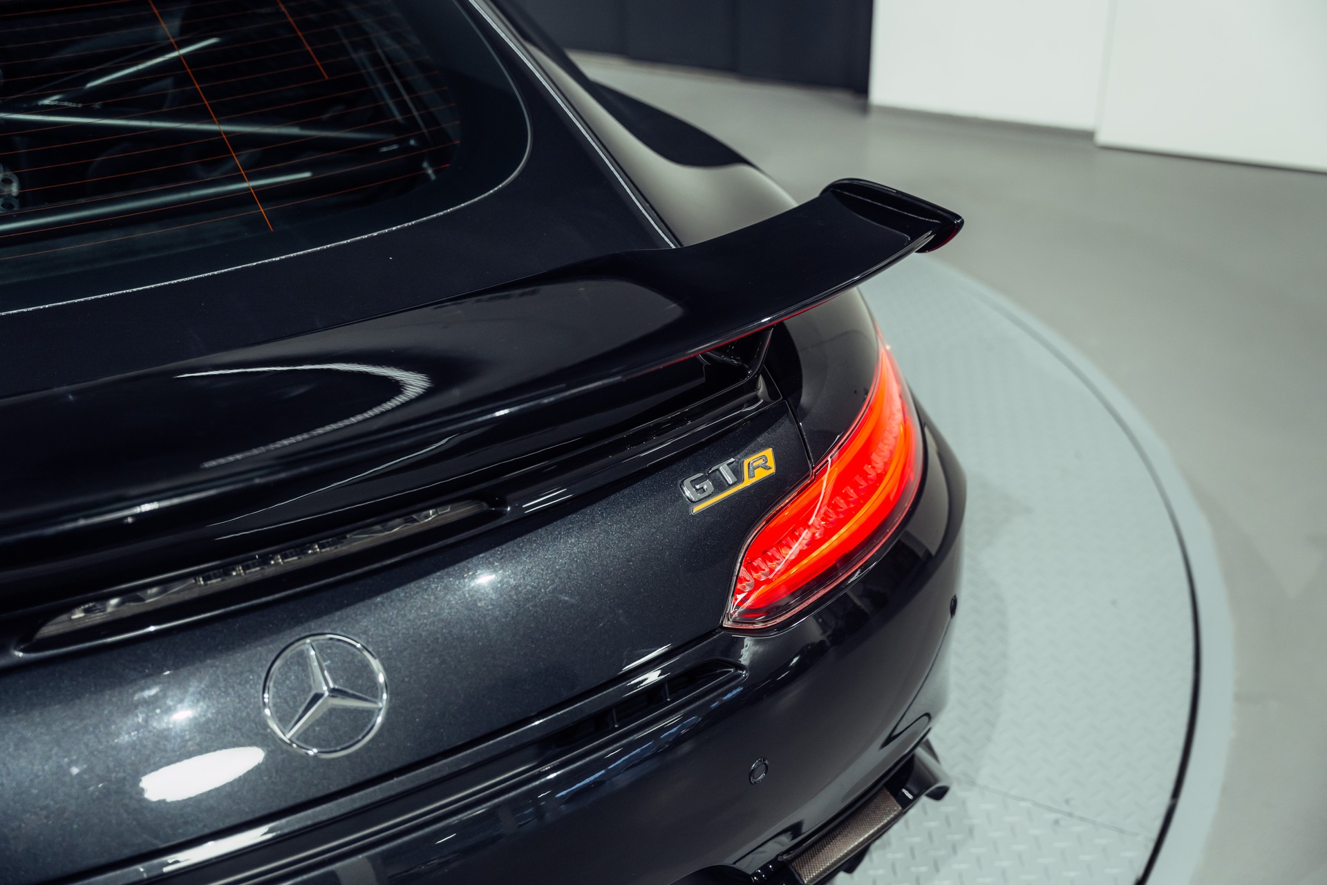 MERCEDES-BENZ AMG GT R Speedshift DCT-image-8