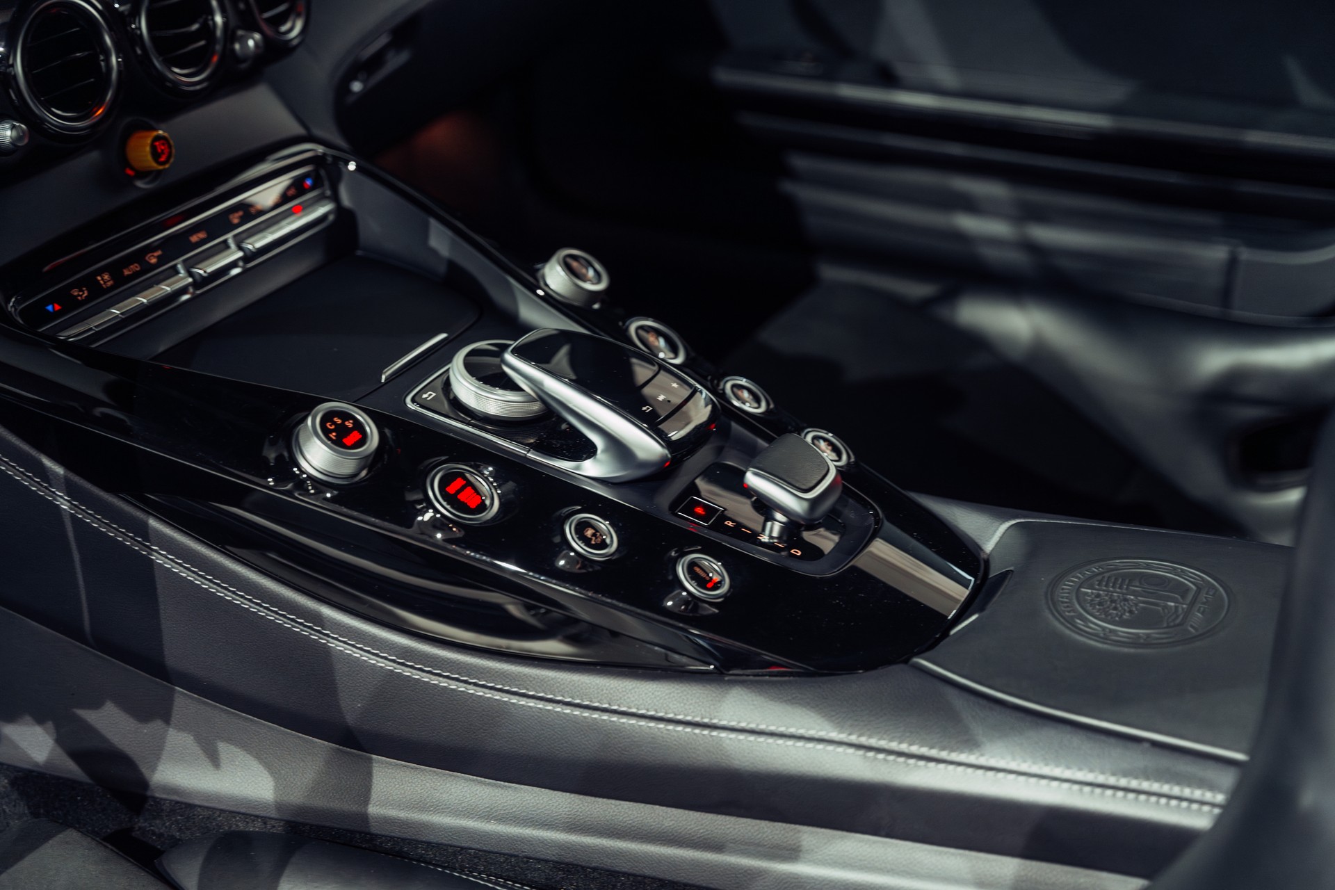 MERCEDES-BENZ AMG GT R Speedshift DCT-image-17