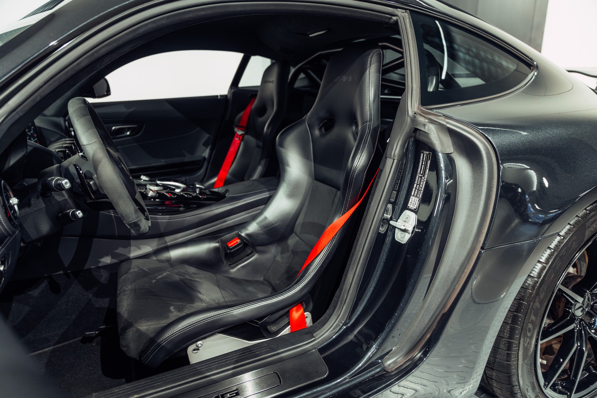 MERCEDES-BENZ AMG GT R Speedshift DCT-image-18
