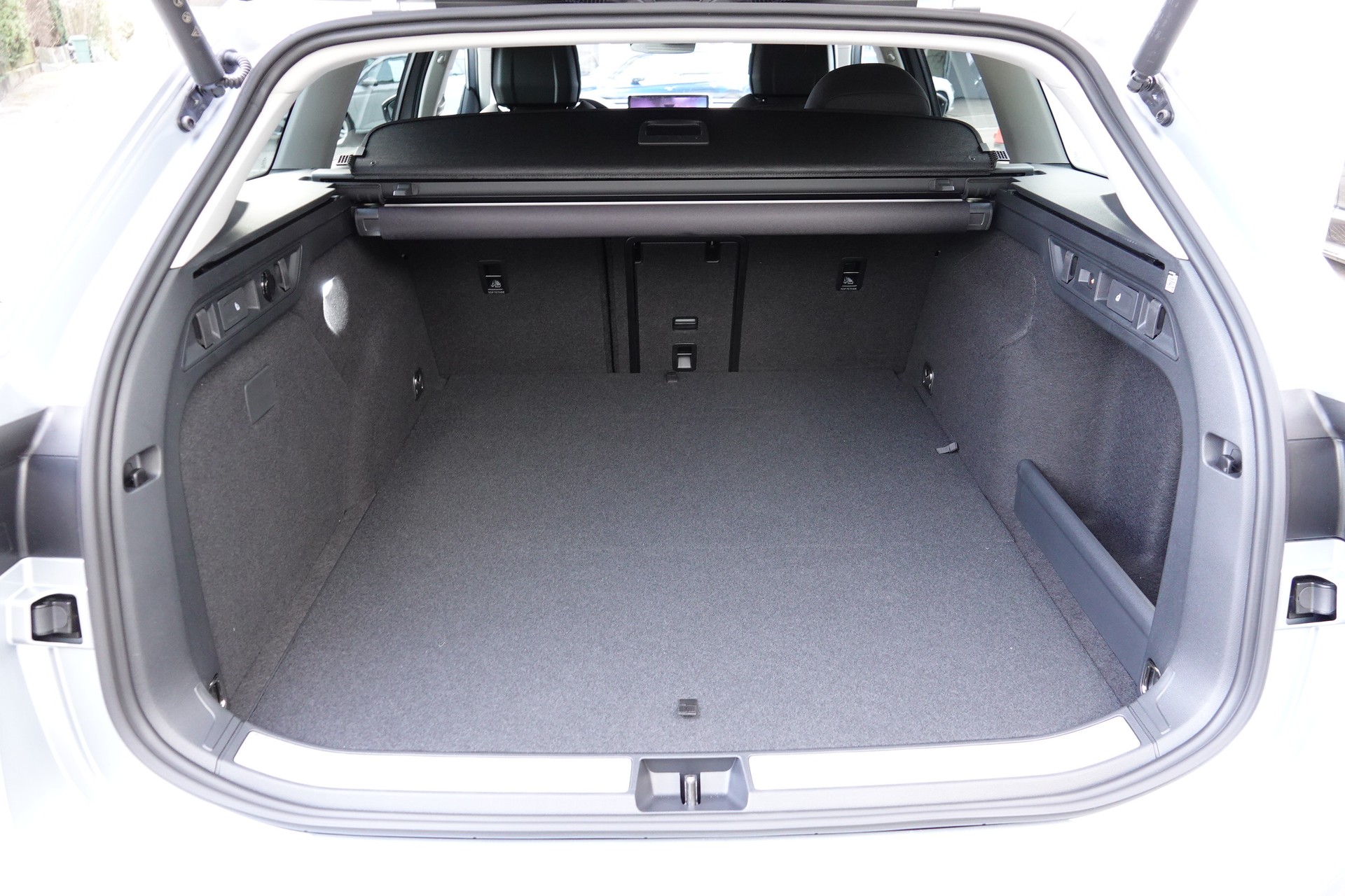 SKODA Superb 1.5 TSI PHEV Selection-image-16