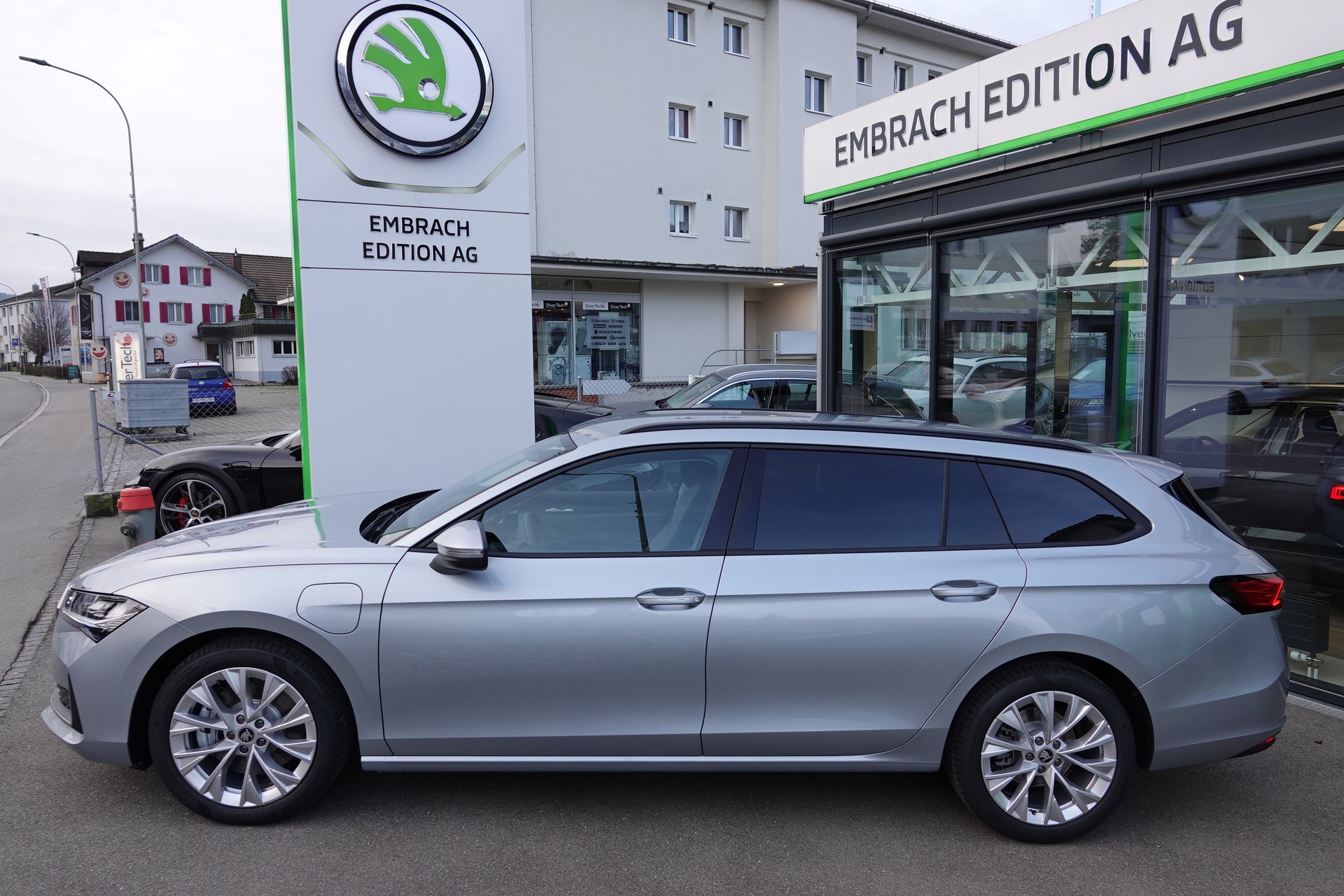 SKODA Superb 1.5 TSI PHEV Selection-image-4