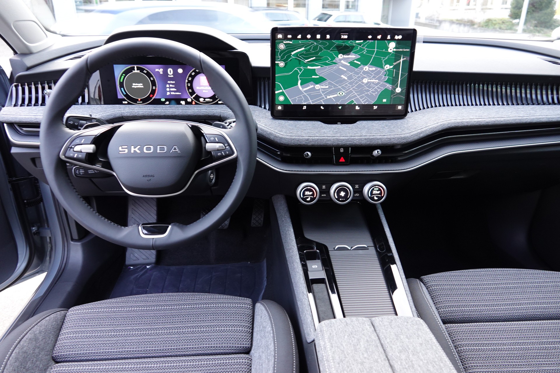 SKODA Superb 1.5 TSI PHEV Selection-image-9