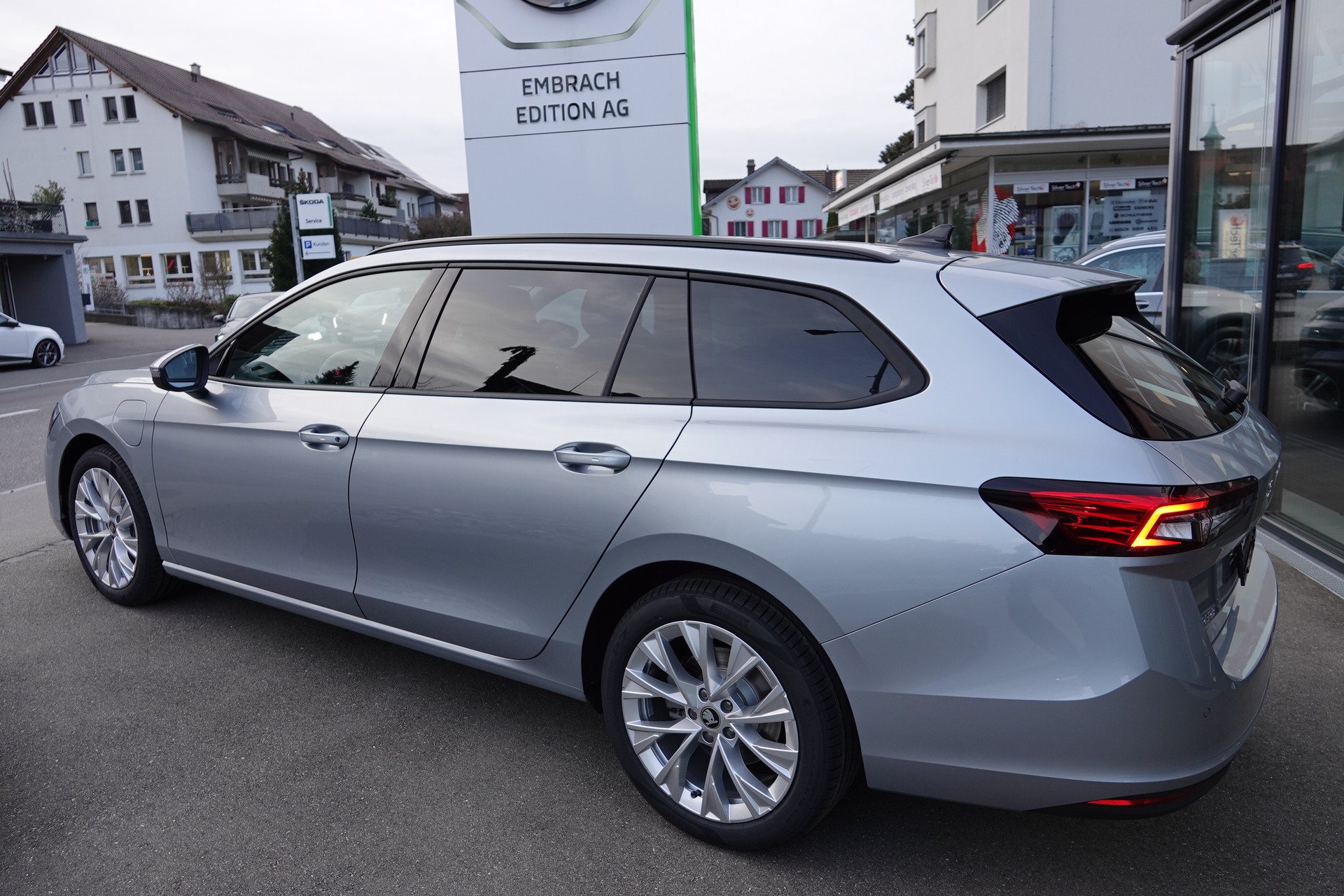 SKODA Superb 1.5 TSI PHEV Selection-image-5
