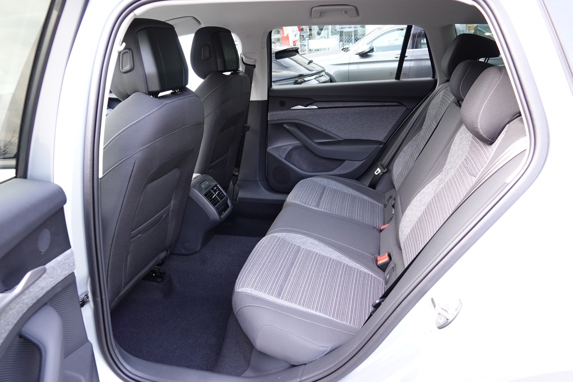 SKODA Superb 1.5 TSI PHEV Selection-image-15