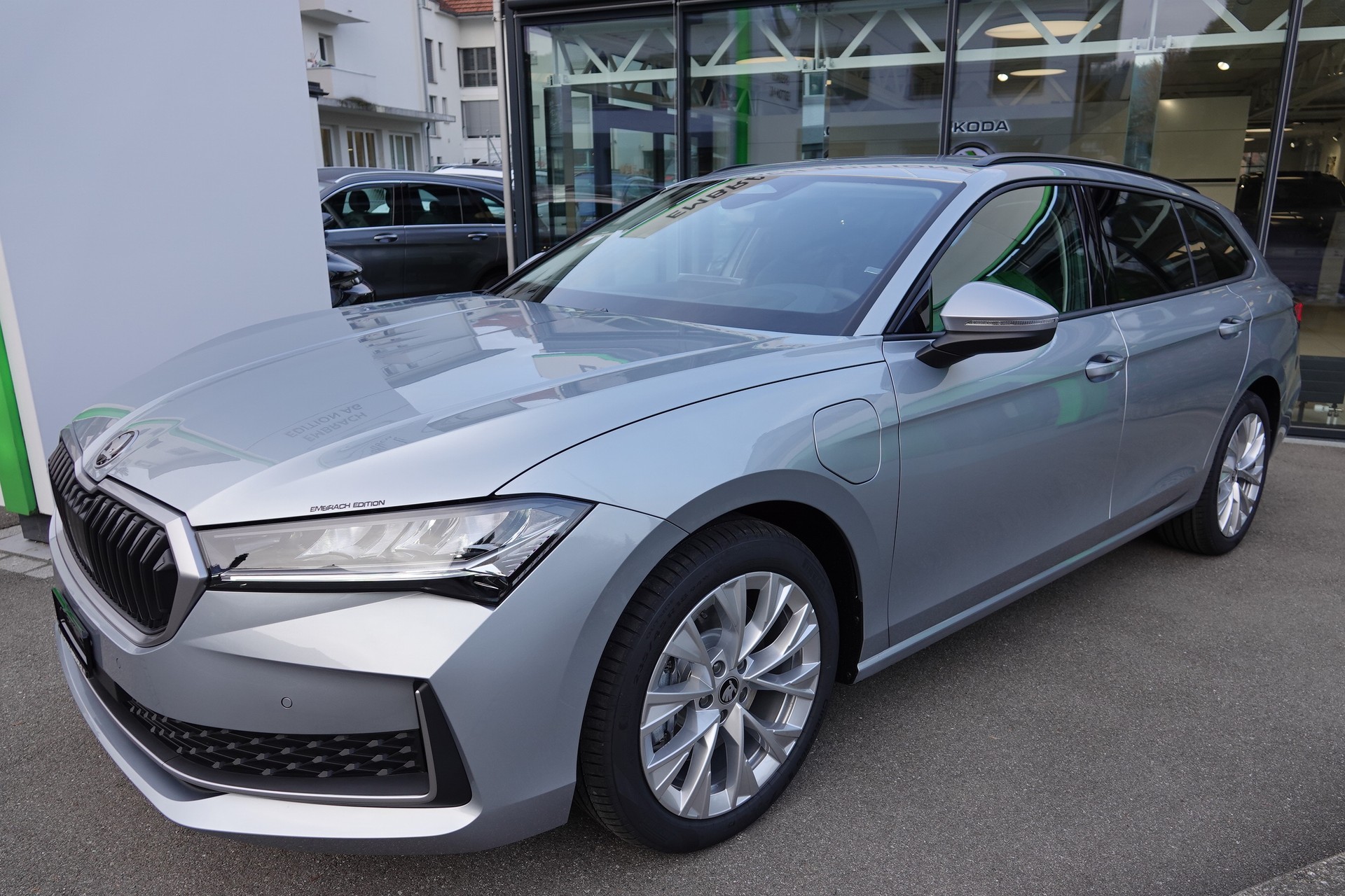 SKODA Superb 1.5 TSI PHEV Selection-image-2