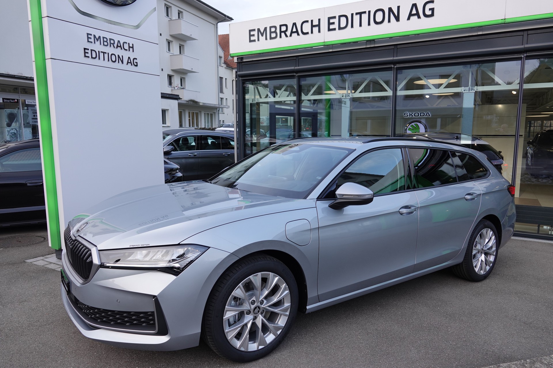SKODA Superb 1.5 TSI PHEV Selection-image-0
