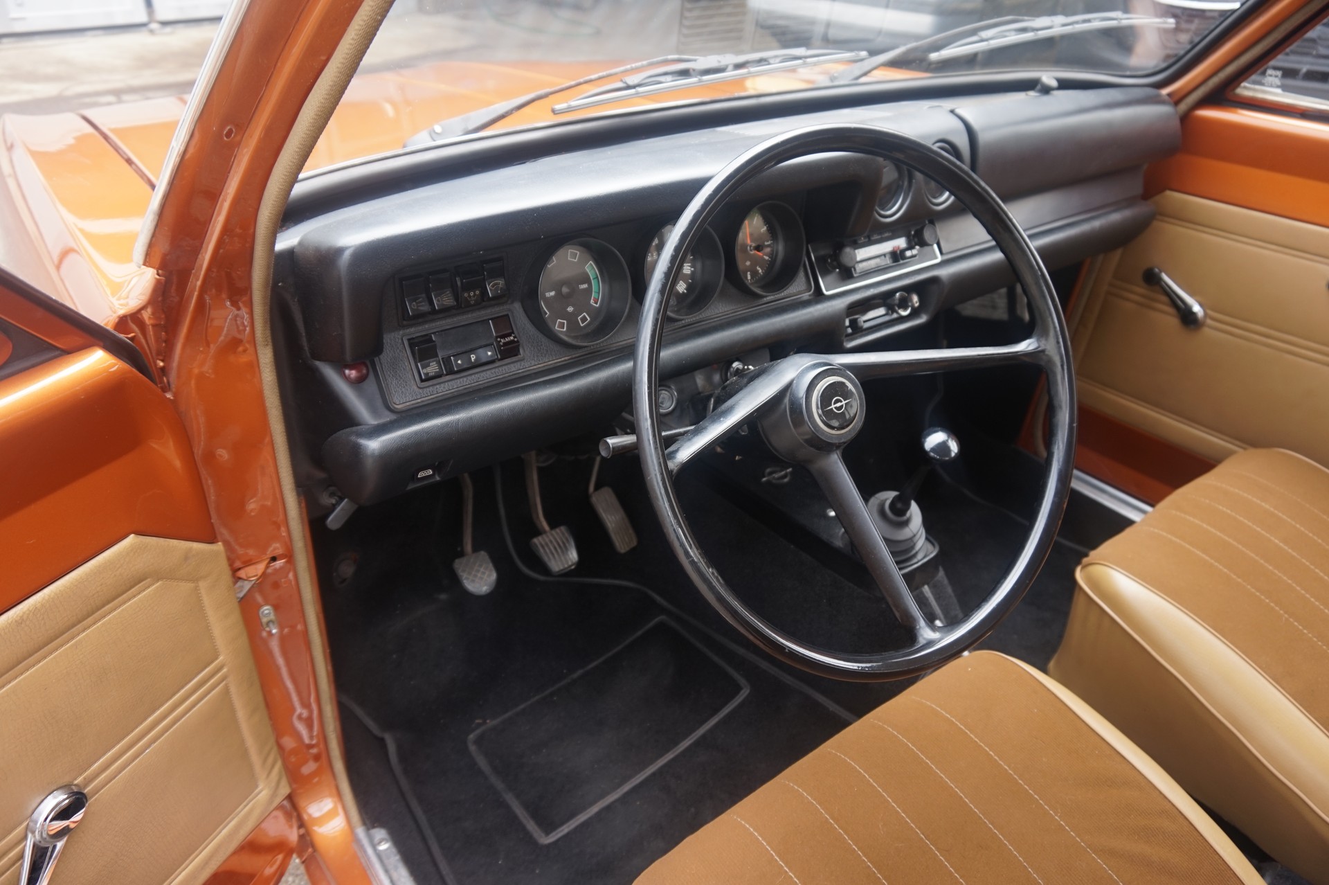 OPEL Kadett 1.2 SPECIAL-image-10