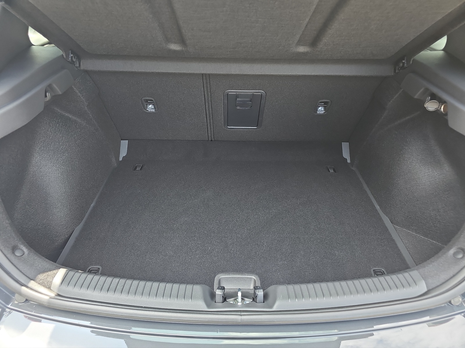 HYUNDAI i30 1.5 T-GDi Amplia-image-14
