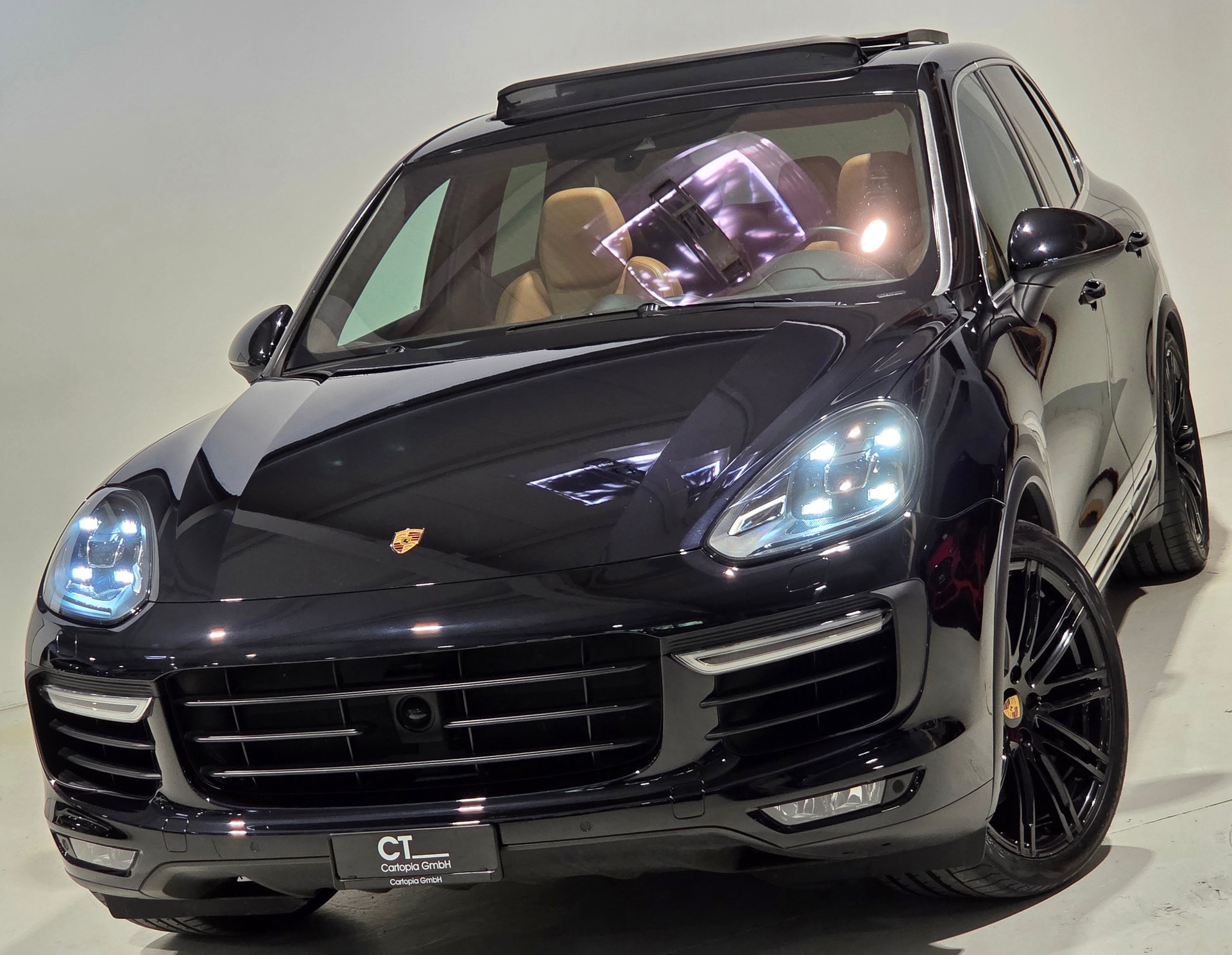 PORSCHE Cayenne Turbo-image-0