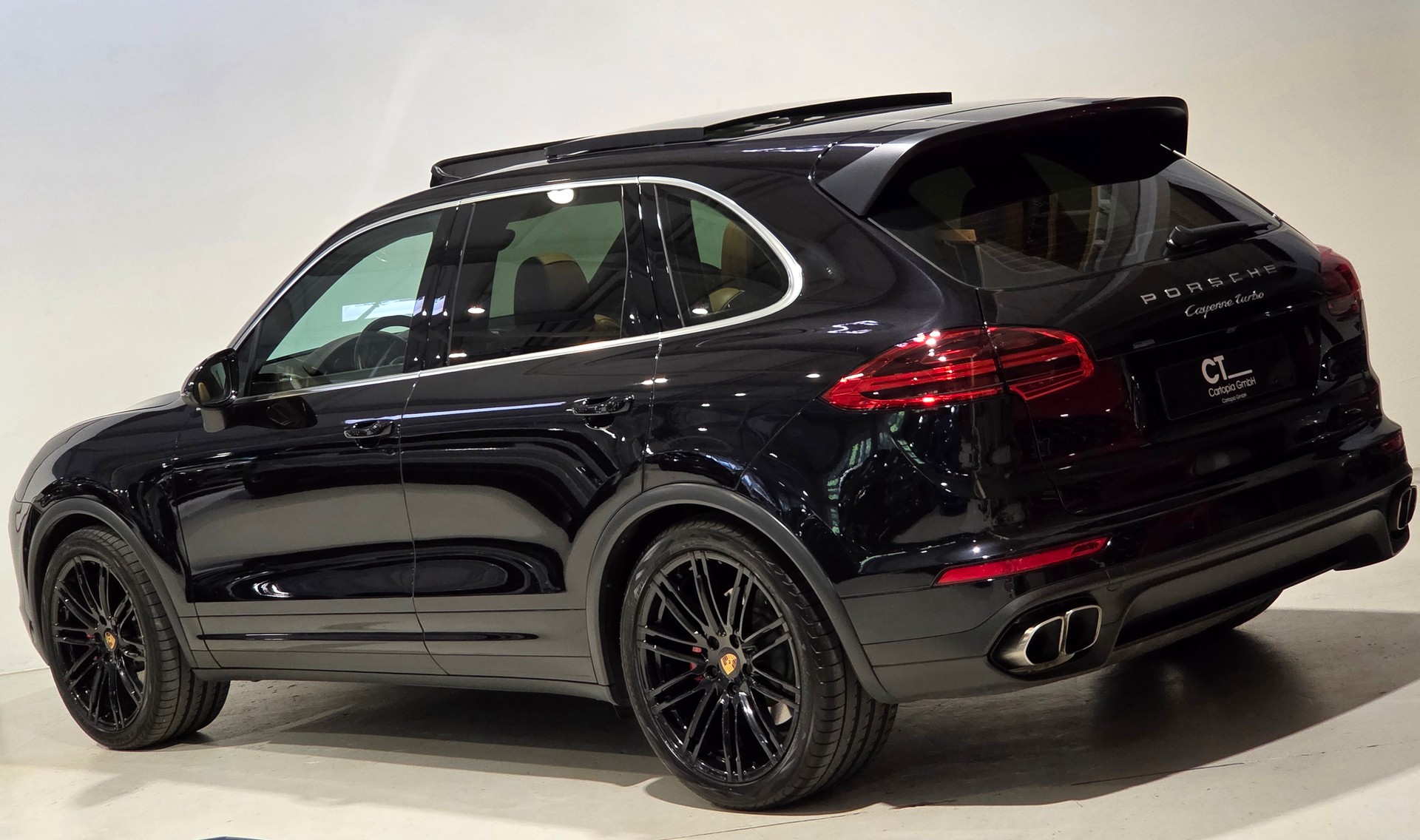 PORSCHE Cayenne Turbo-image-2