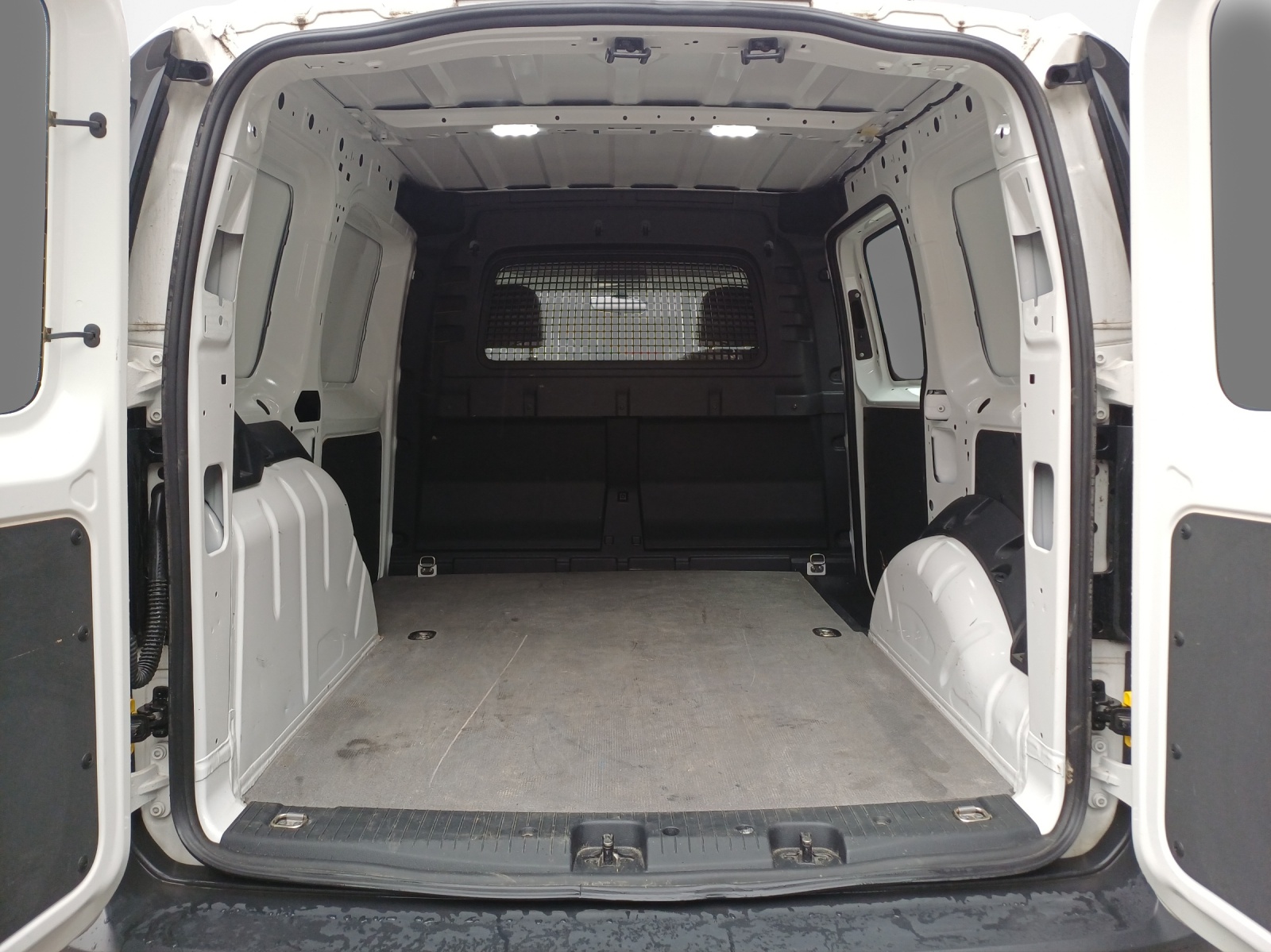 VW Caddy Cargo 1.5 TSI Entry-image-12