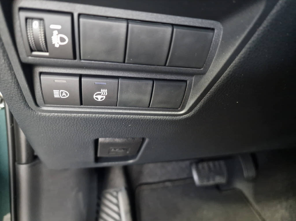 TOYOTA Yaris 1.5 VVT-i HSD Trend-image-12