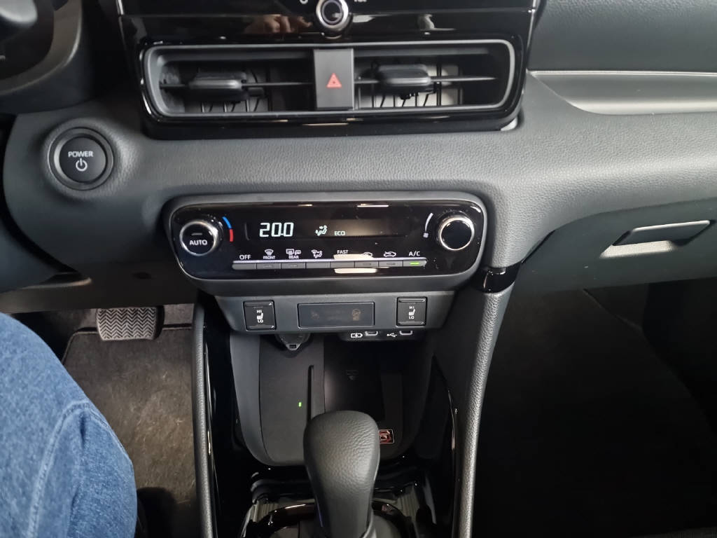 TOYOTA Yaris 1.5 VVT-i HSD Trend-image-9